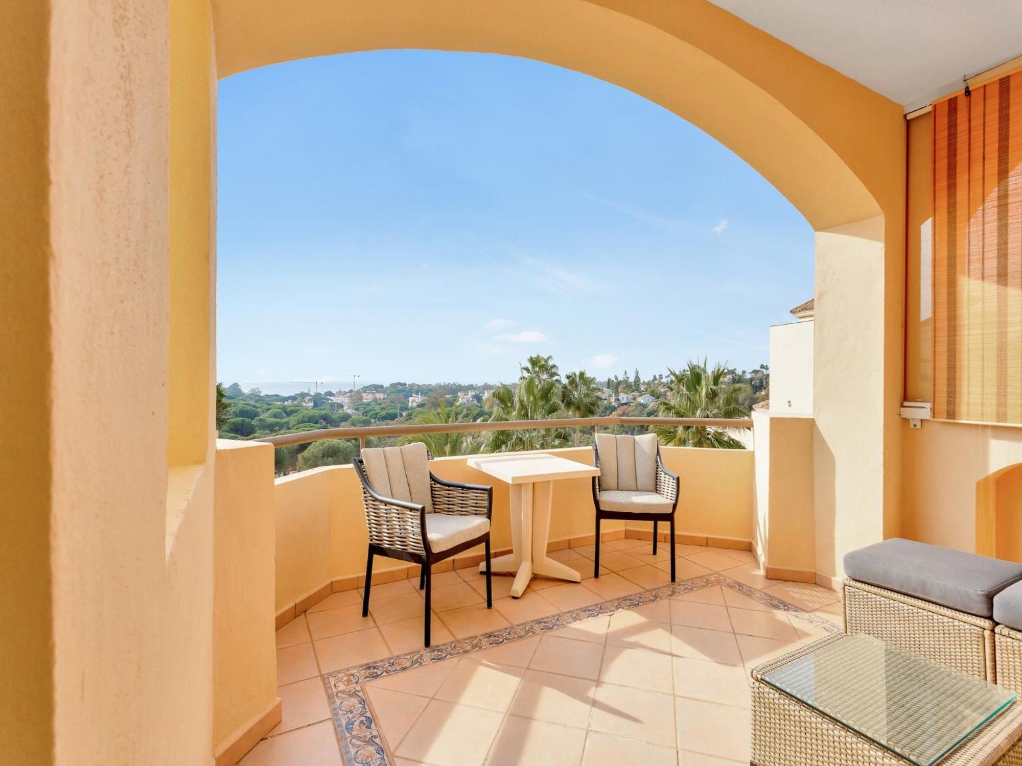 Charming With Terrace Marbella