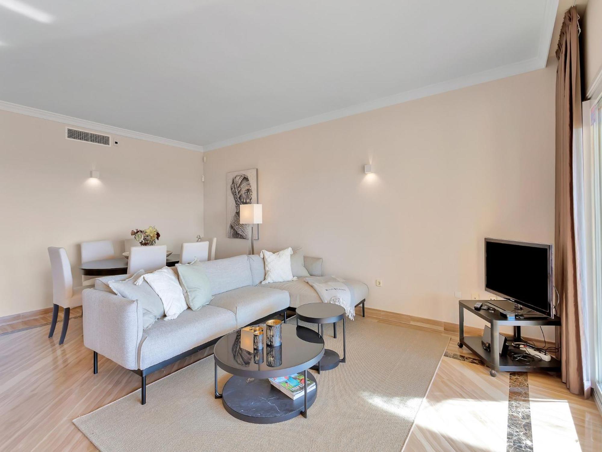 Charming With Terrace Apartment Marbella