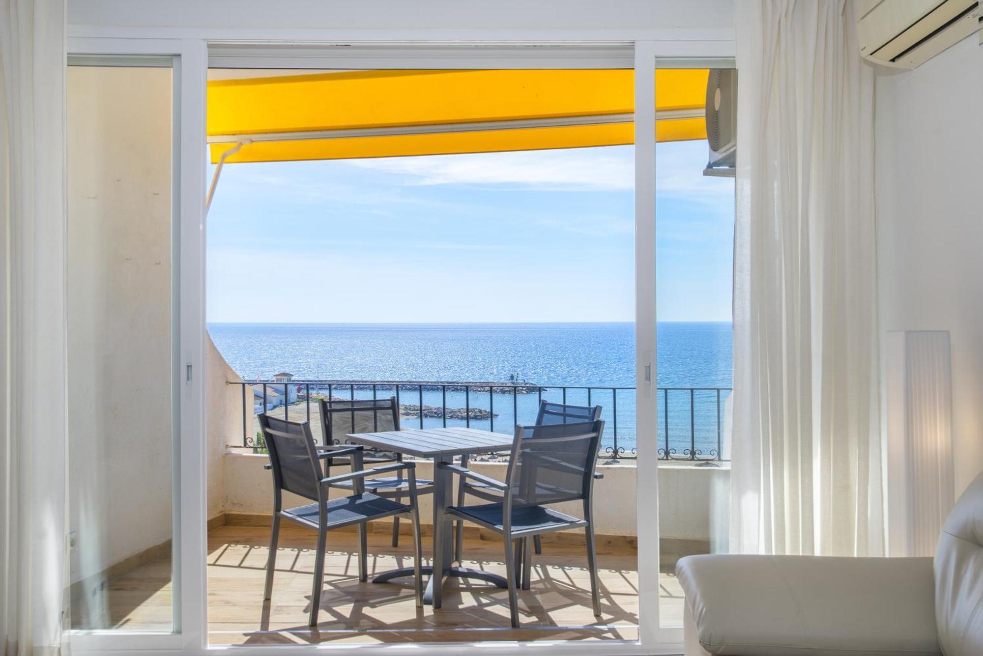 Puerto Cabopino Apartment