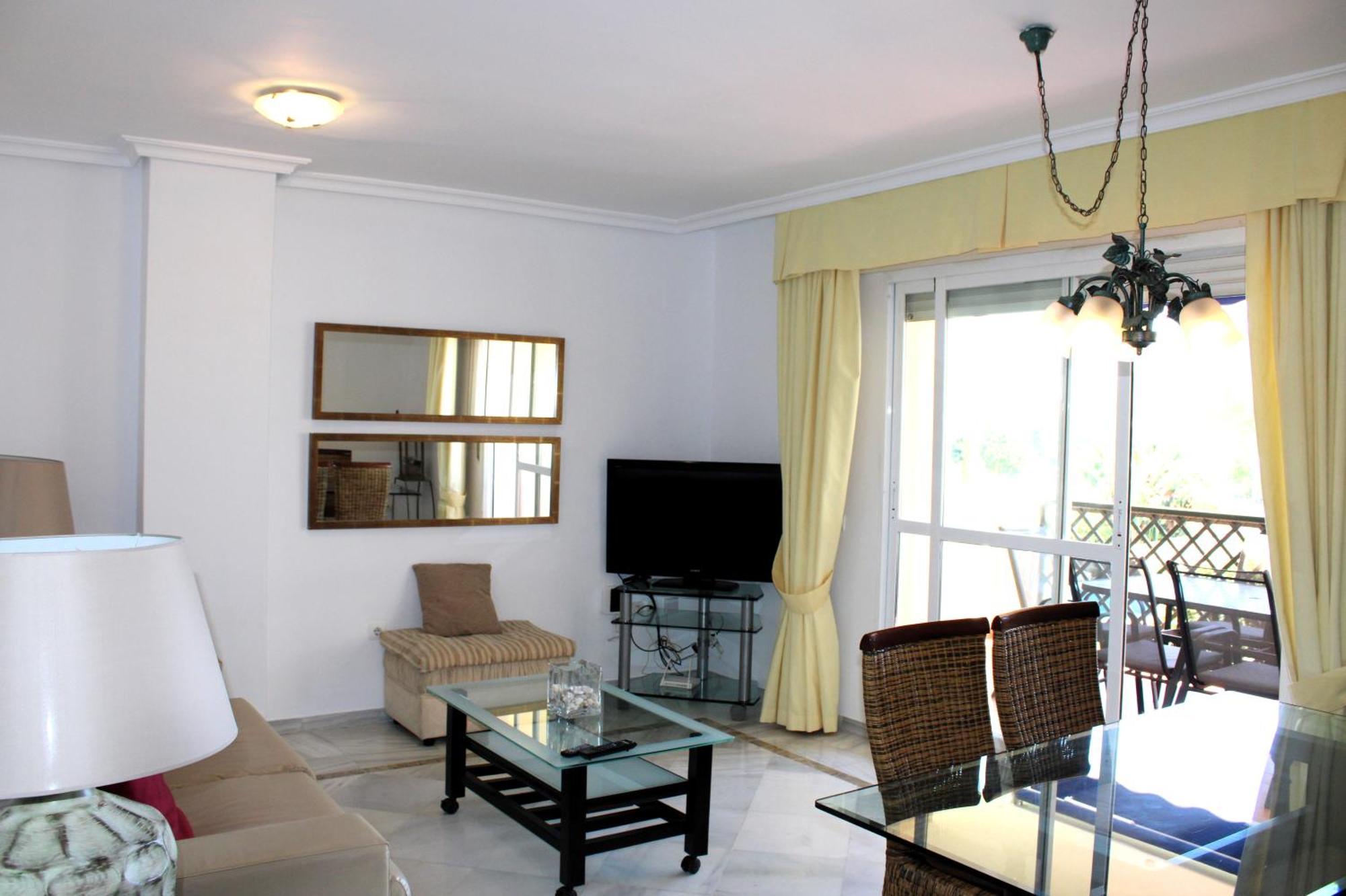 Piso A 10 Minutos Andando De Puerto Banus. Appartement