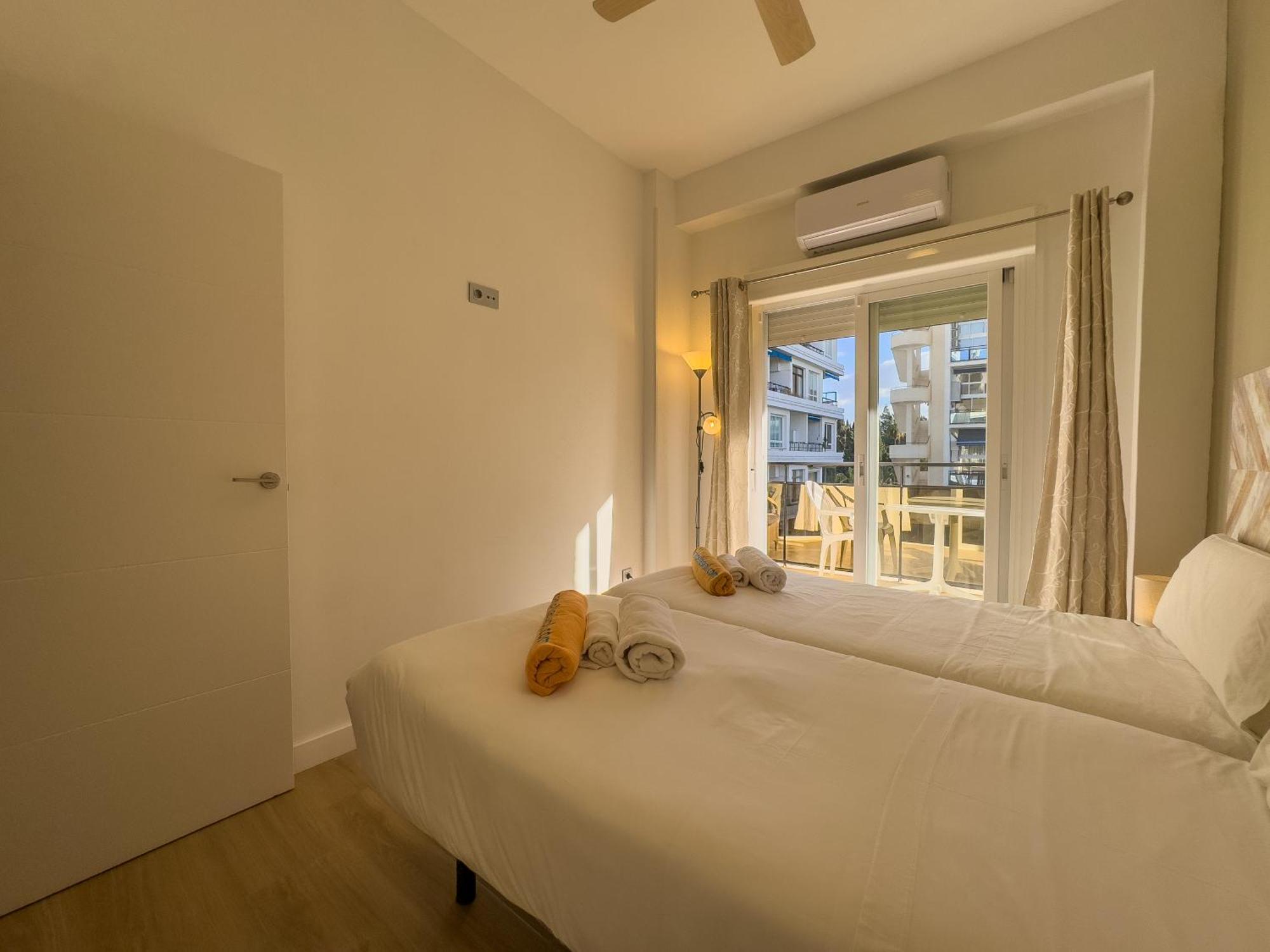 Skol 420c Fantastico 1 Primera Linea De Playa Marbella
