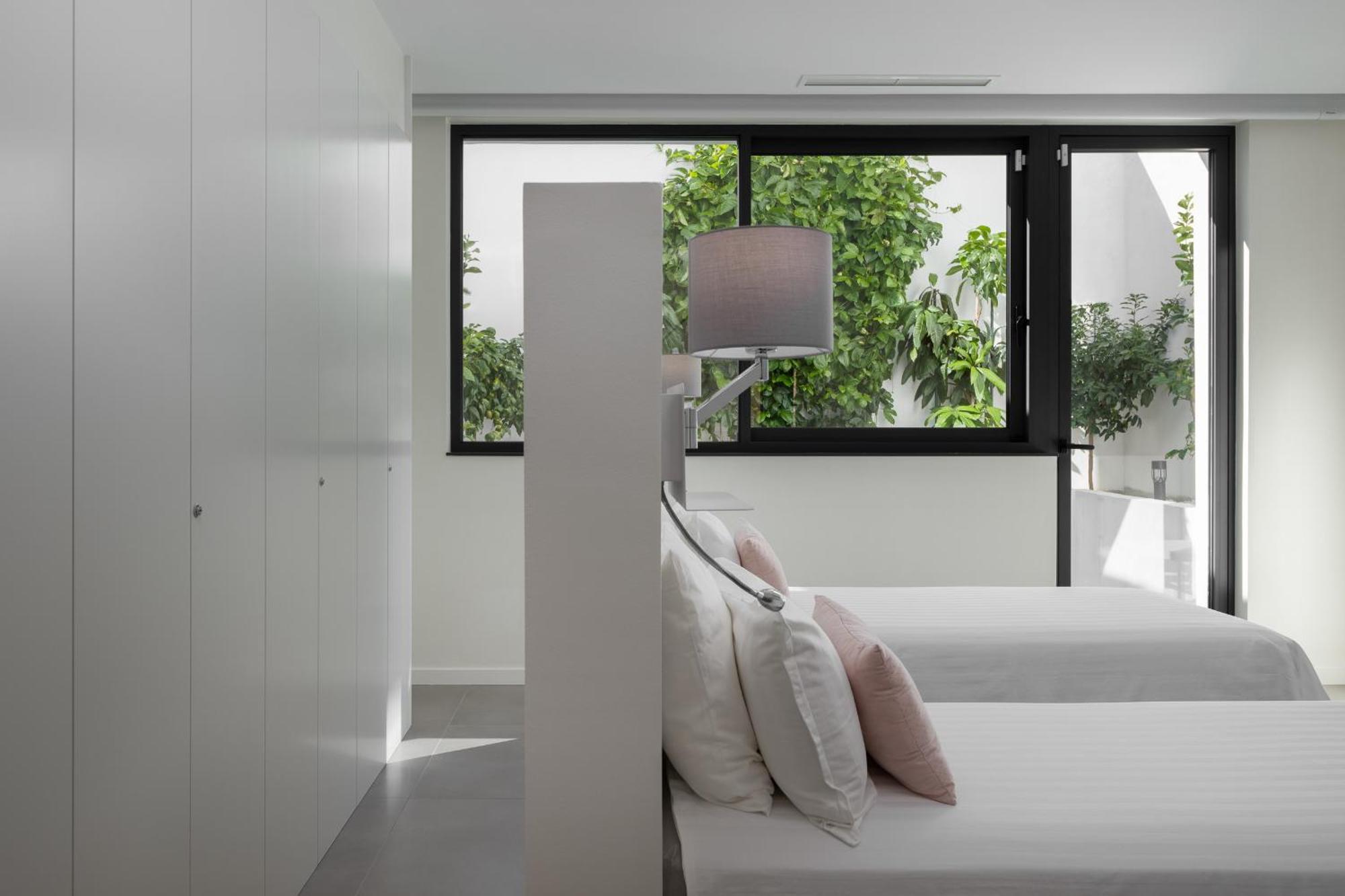 4-bedroom Modern With Heated Pool Villa
