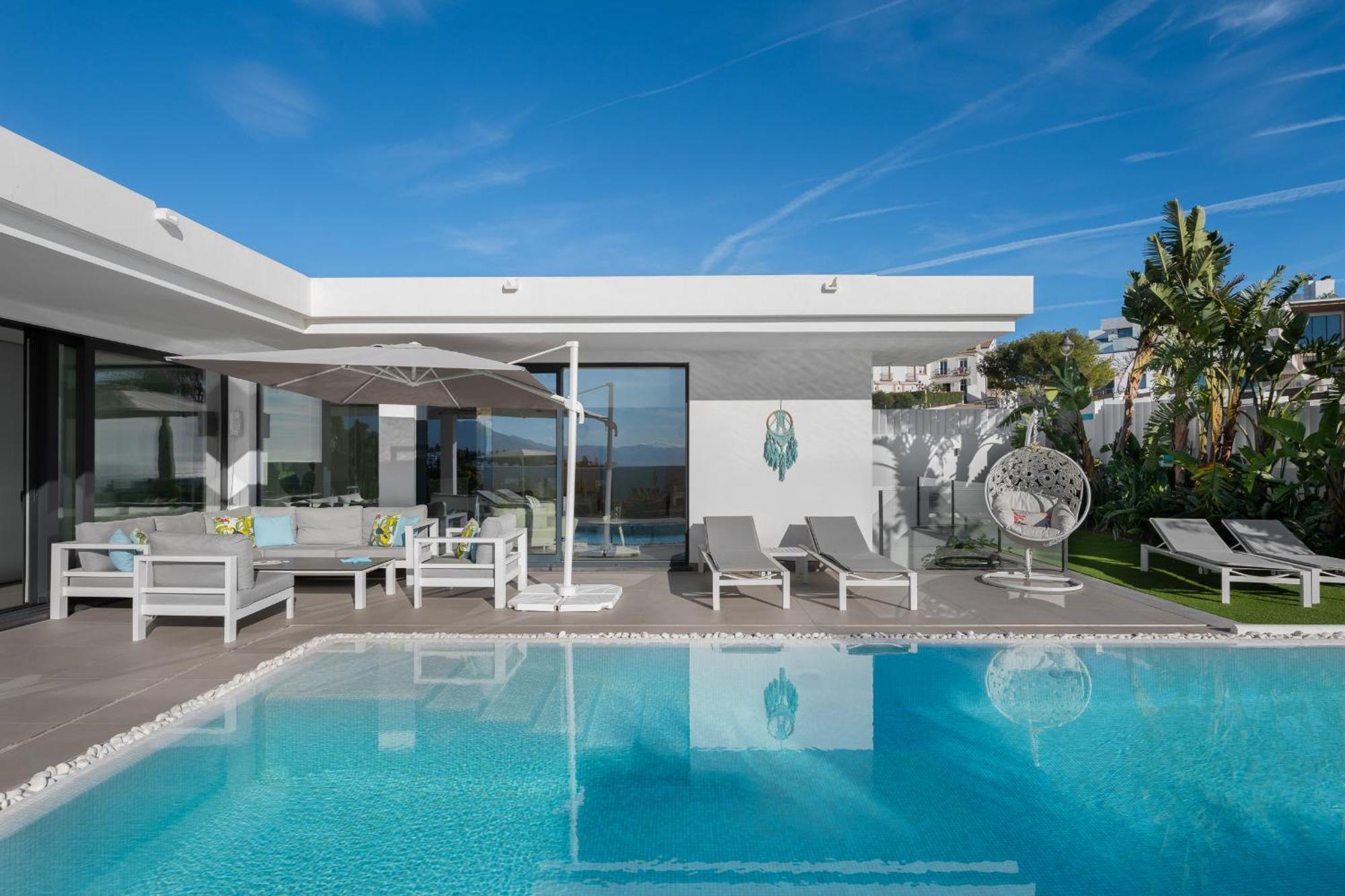 Villa 4-bedroom Modern With Heated Pool Marbella