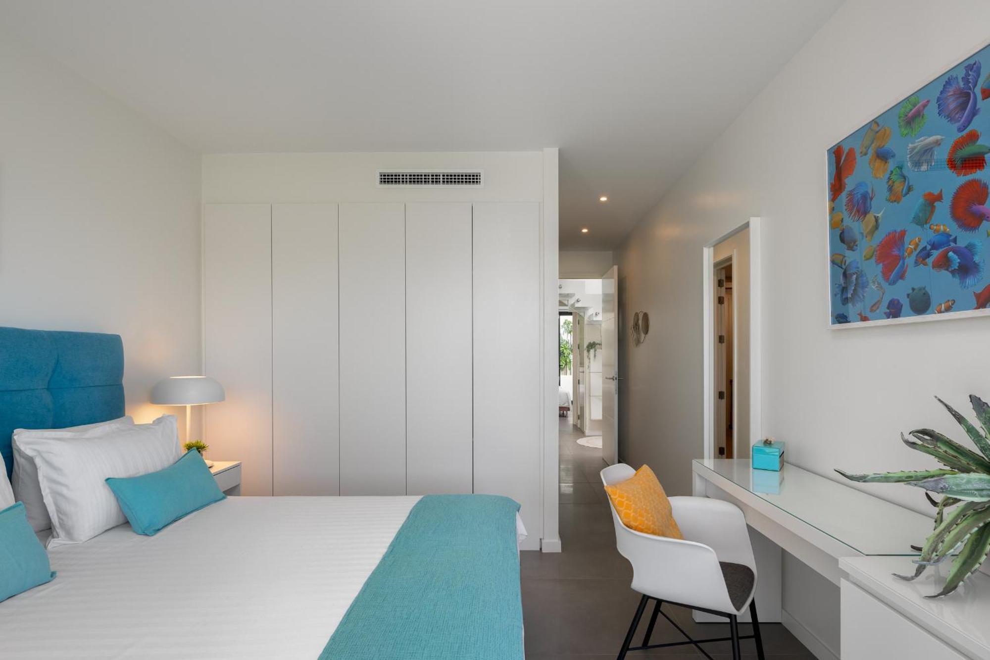 Villa 4-bedroom Modern With Heated Pool *