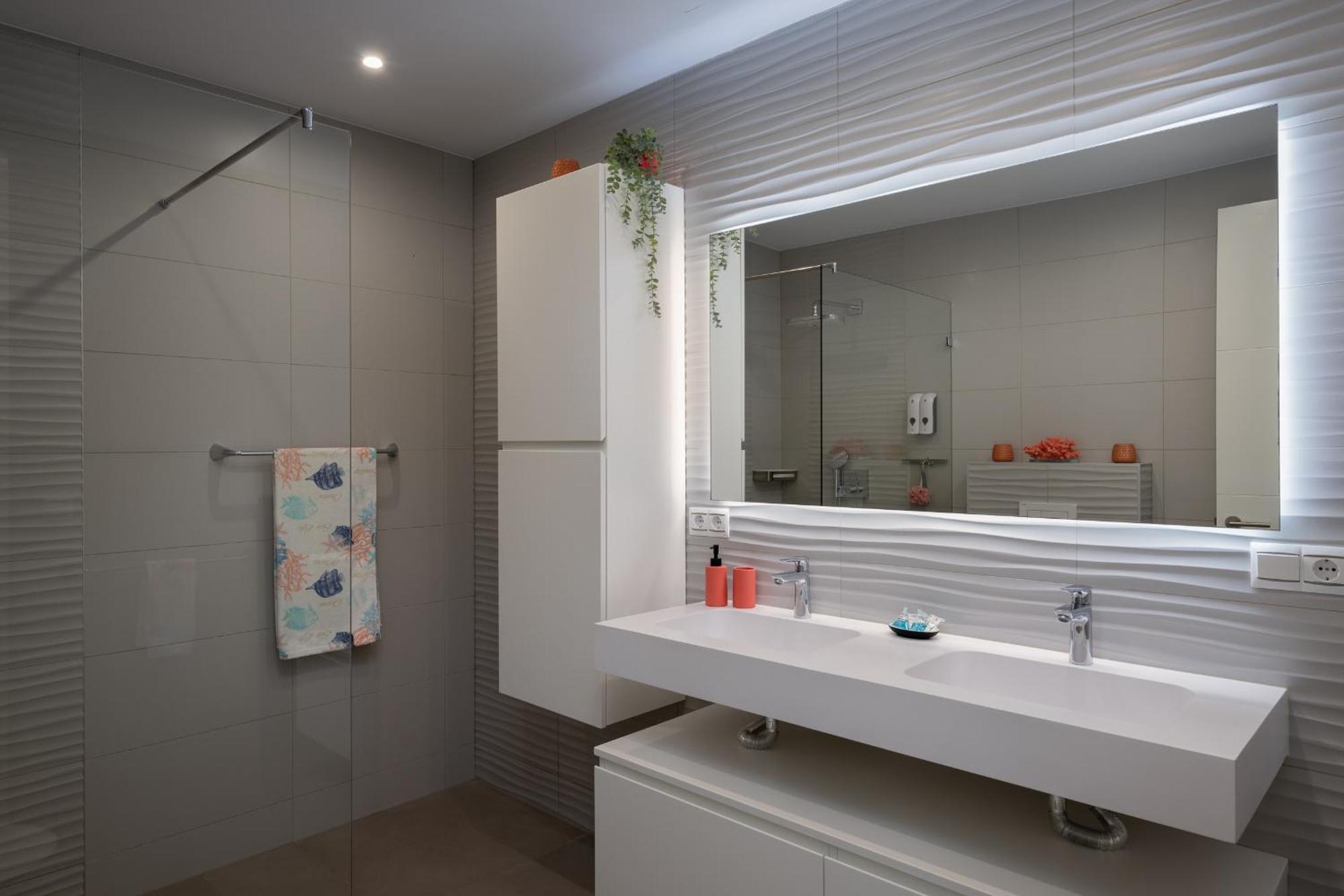 4-bedroom Modern With Heated Pool Villa Marbella
