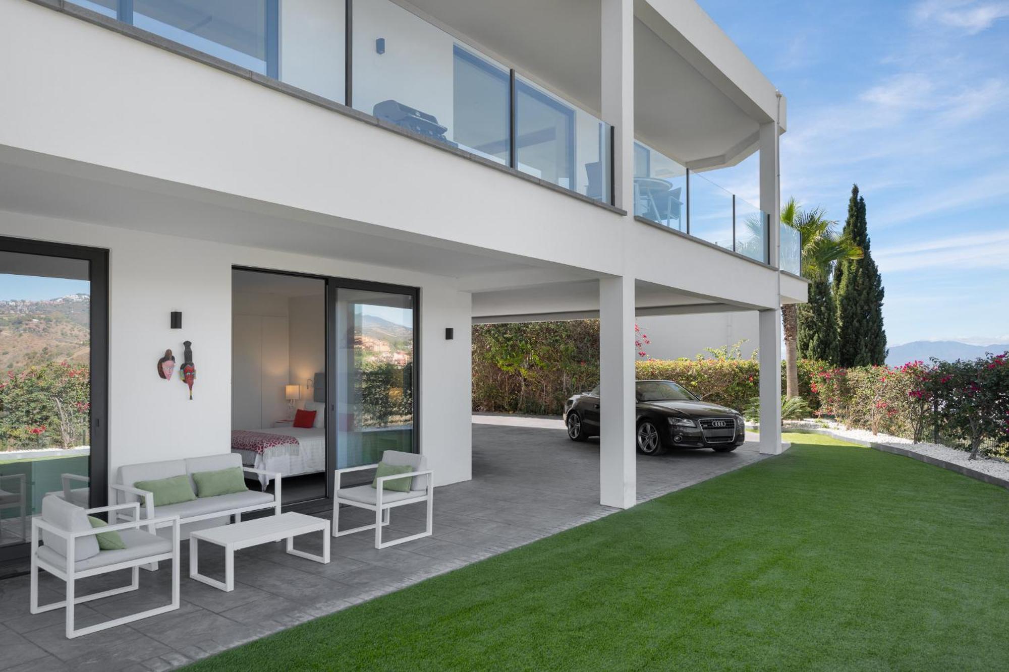 4-bedroom Modern With Heated Pool * Marbella