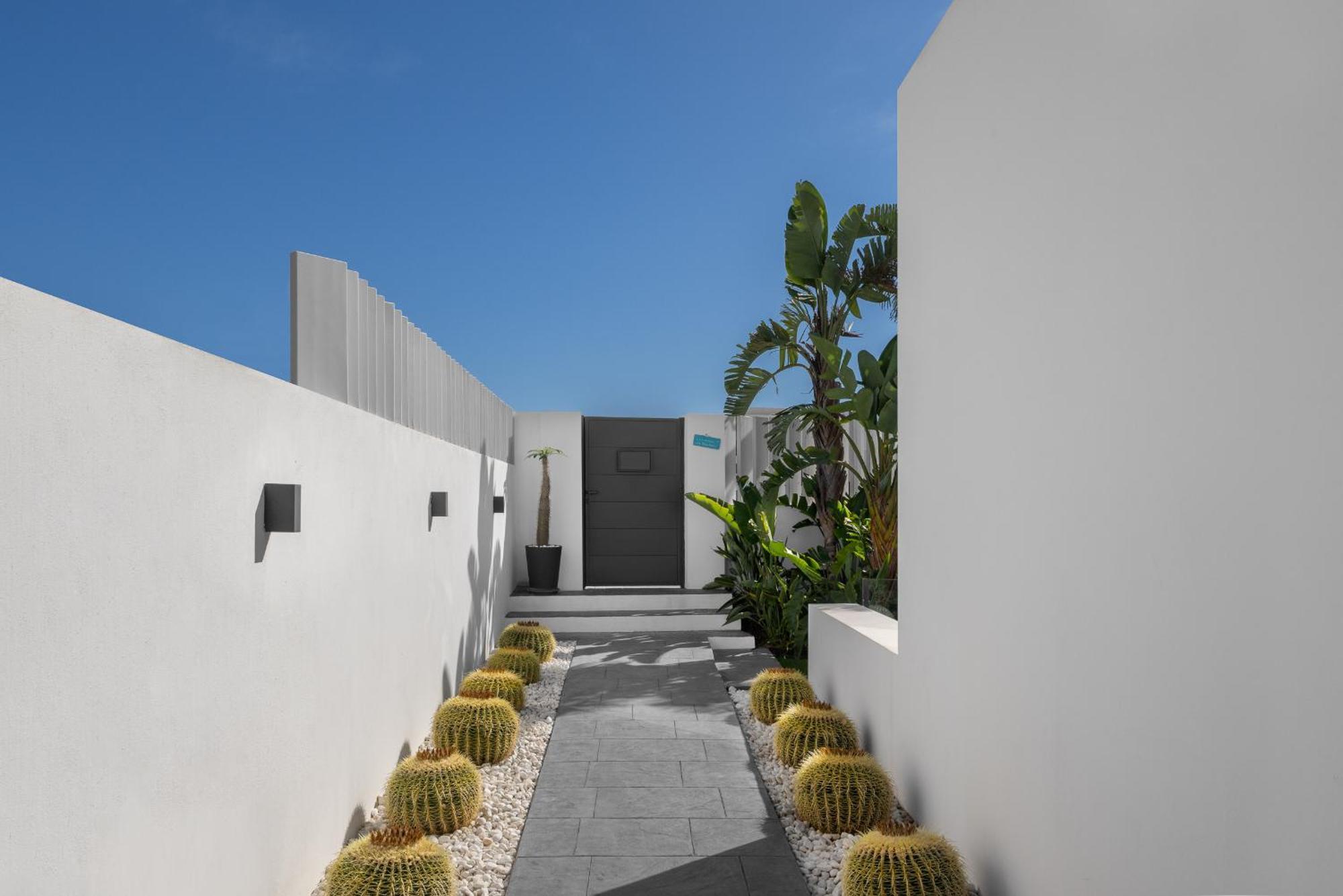 4-bedroom Modern With Heated Pool Villa *