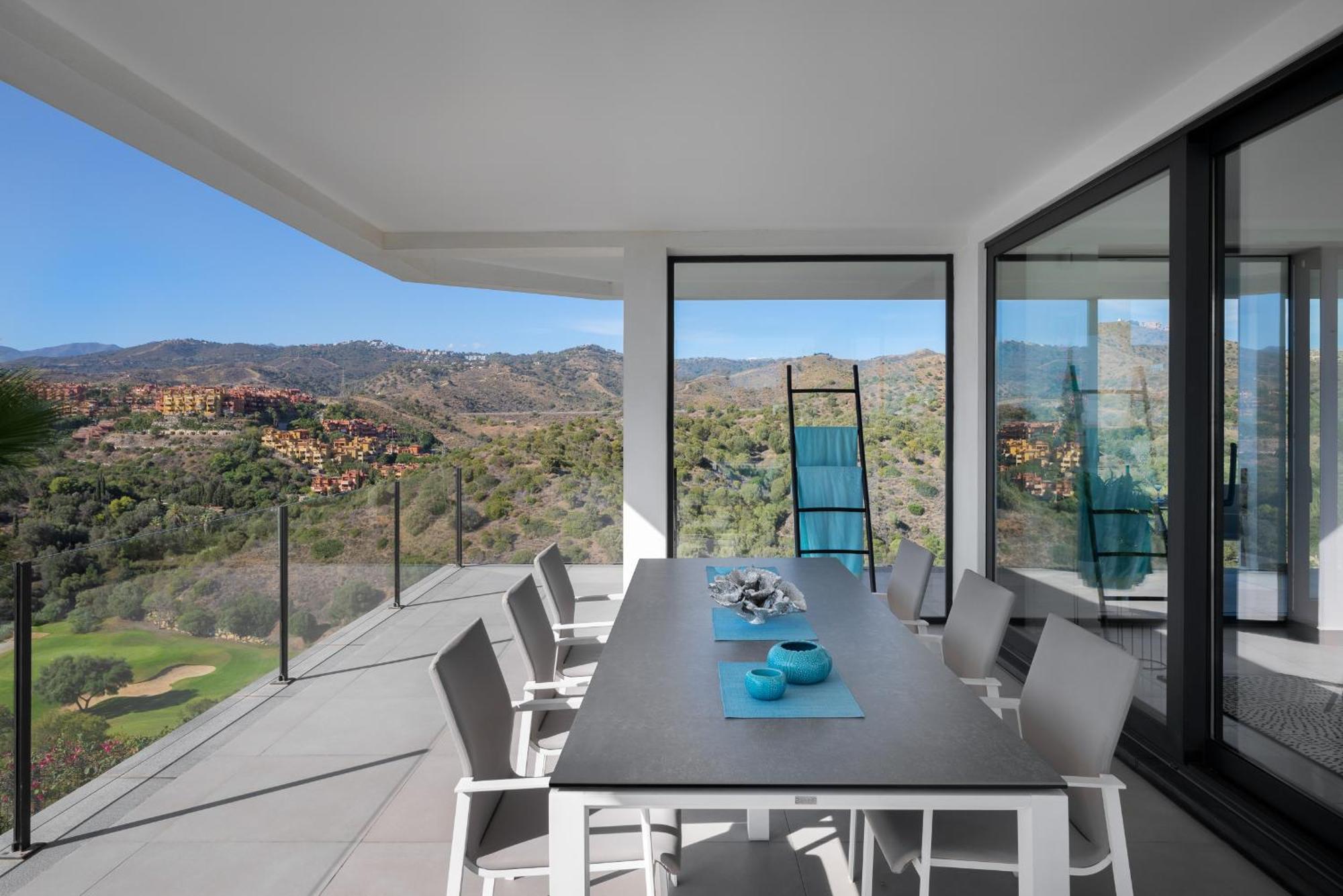 Villa 4-bedroom Modern With Heated Pool Marbella