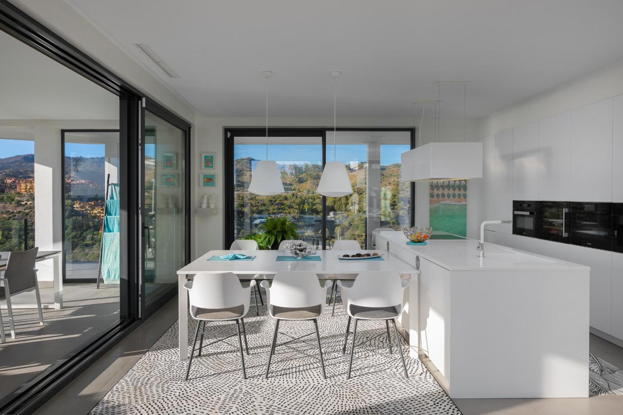 Villa 4-bedroom Modern With Heated Pool Marbella