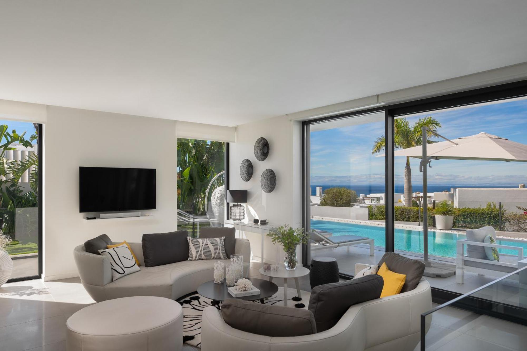 4-bedroom Modern With Heated Pool Villa