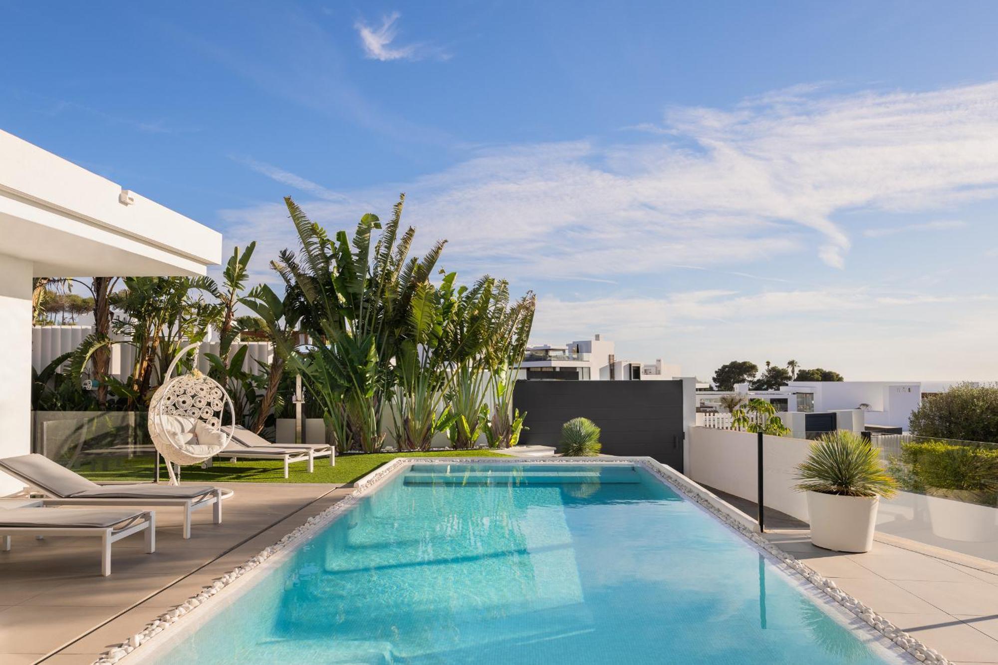 4-bedroom Modern With Heated Pool Villa Marbella