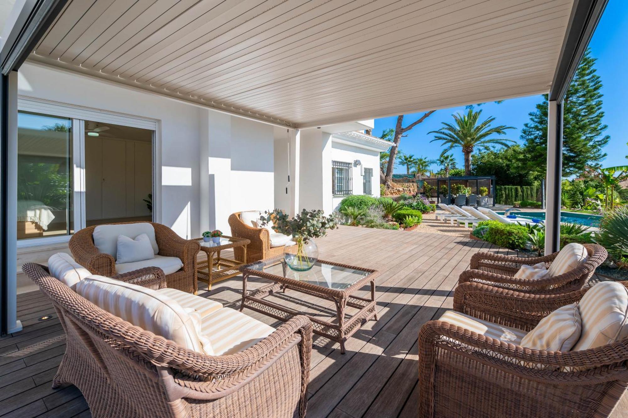 Villa Vacation I Azahar Retreat, Paradise For Golfers, Private Heated Pool, Close To The Beaches And High-end Restaurants