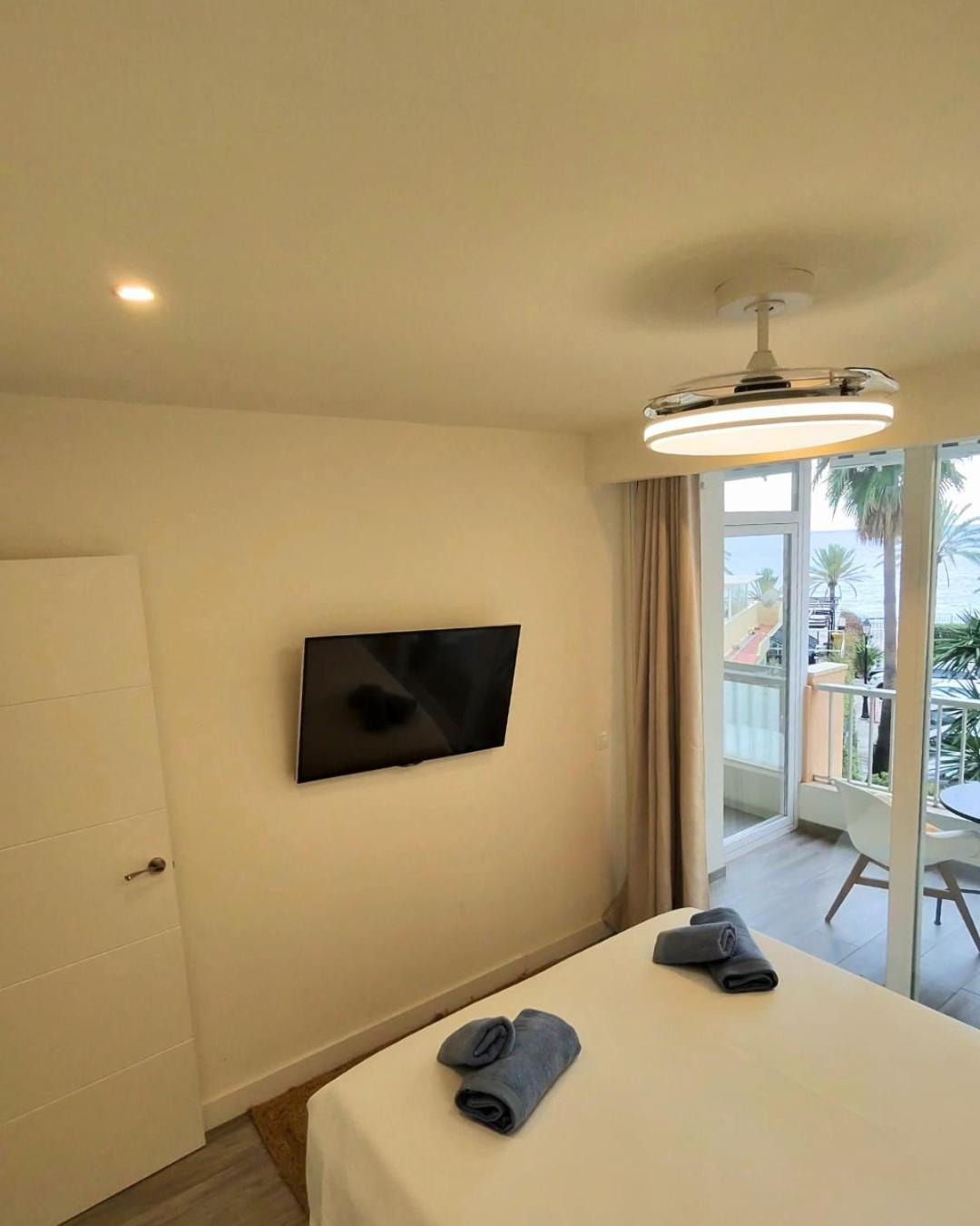 Sea View 2br Beachfront & Cozy Balcony Apartment *