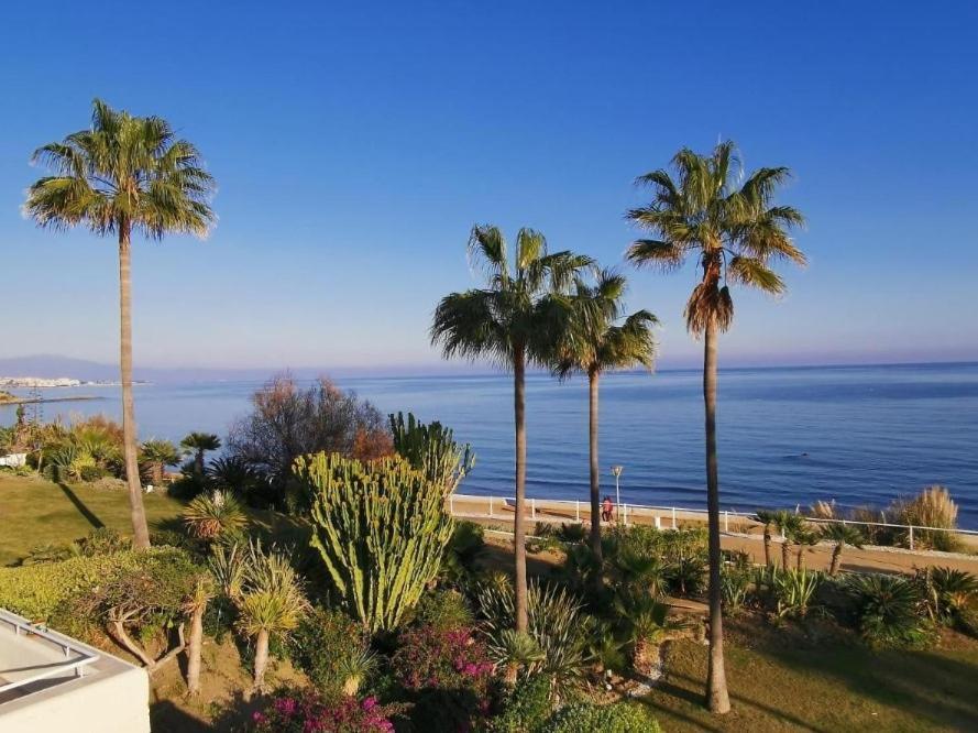 Piso 2 Habitaciones, Salon 2 Bano En Puerto Banus Vista Mar ! Marbella