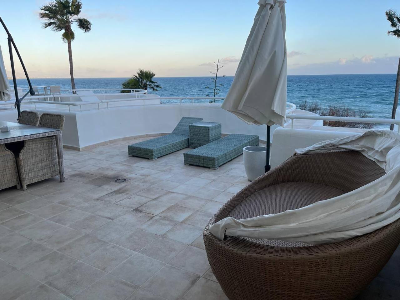 Piso 2 Habitaciones, Salon 2 Bano En Puerto Banus Vista Mar ! Apartment Marbella
