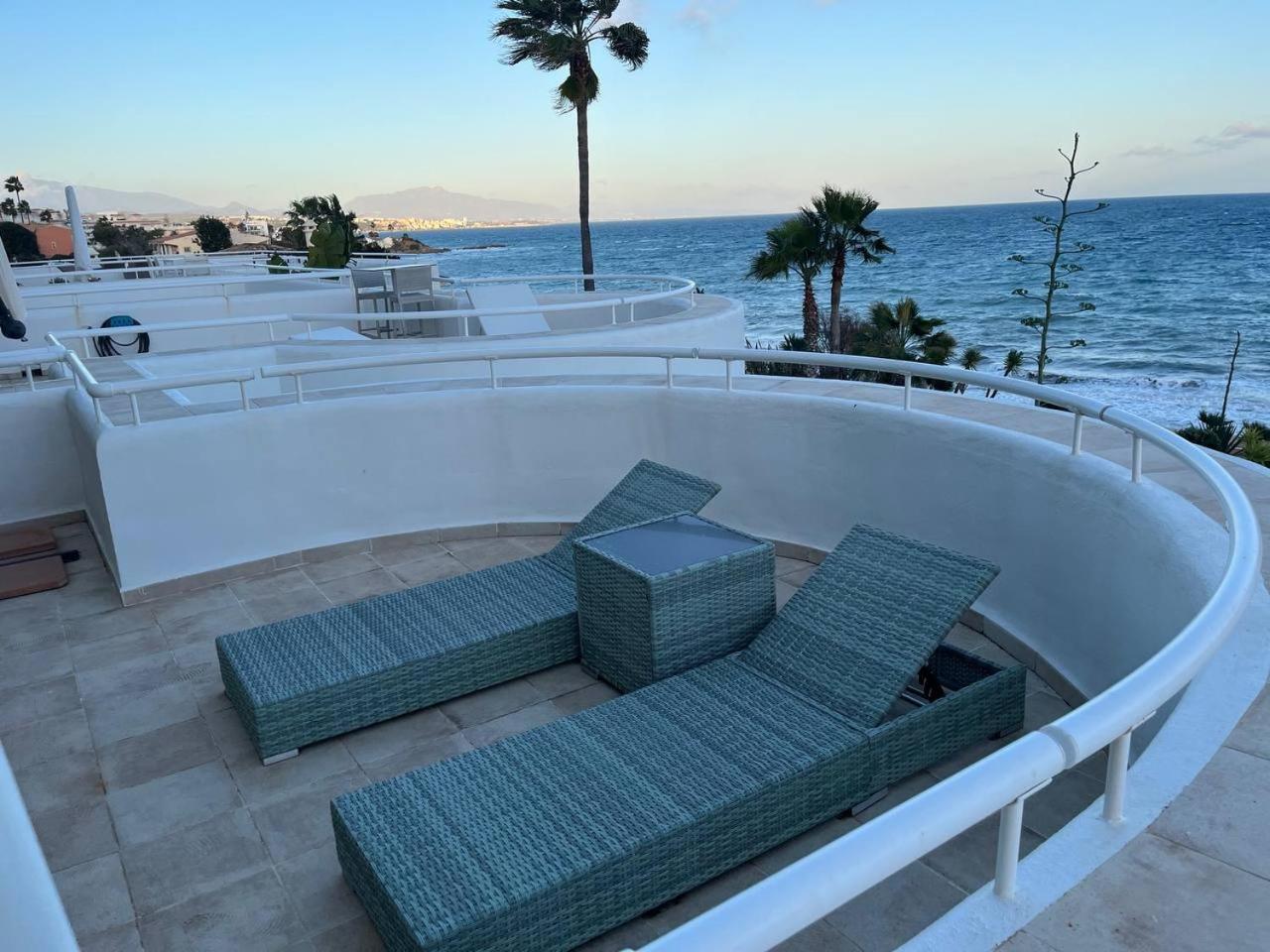 Piso 2 Habitaciones, Salon 2 Bano En Puerto Banus Vista Mar ! * Marbella
