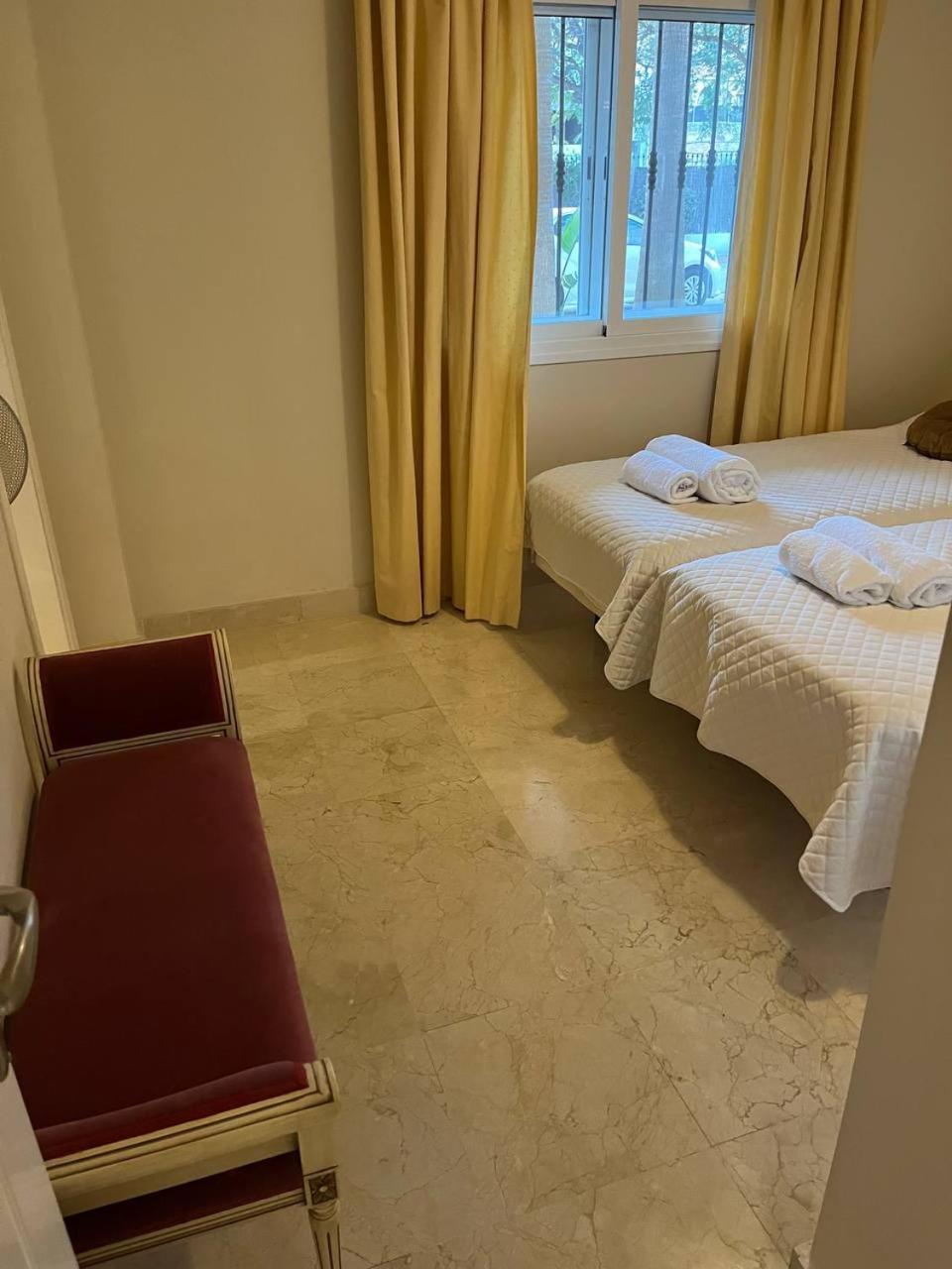 Piso 2 Habitaciones, Salon 2 Bano En Puerto Banus Vista Mar ! Apartment *