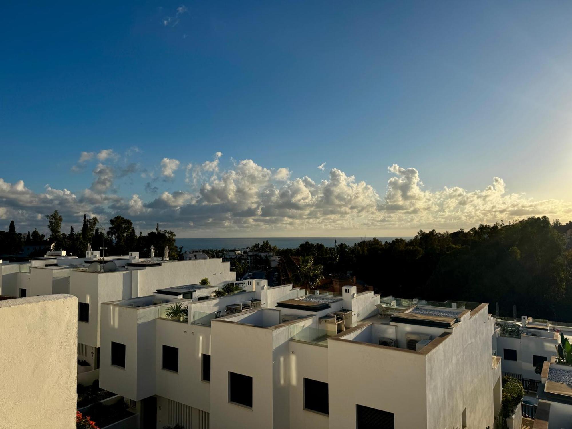 Arco Iris Puente Townhouse Within A Short Walk To Puente Luxury Complex And The Promenade - Eaw Homes * Marbella