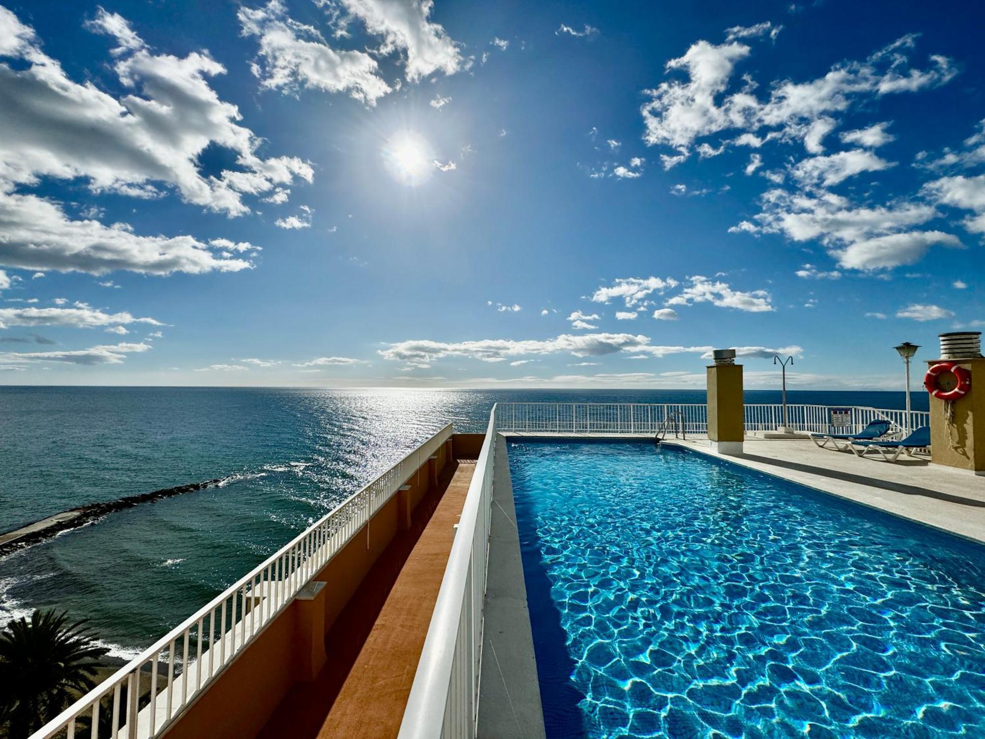 Beachfront Bliss, On The Promenade - Eaw Homes Apartment Marbella
