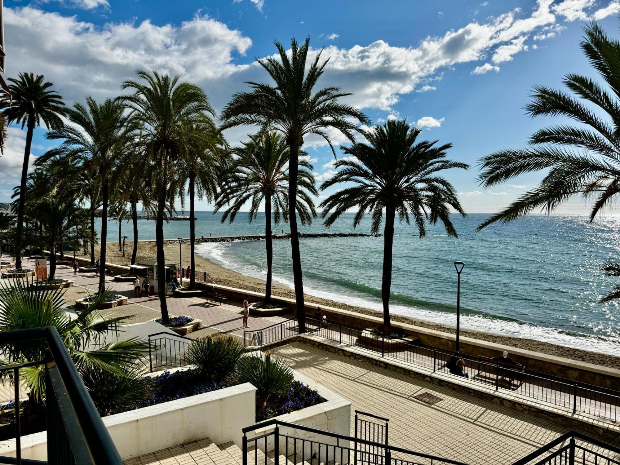 Apartment Beachfront Bliss, On The Promenade - Eaw Homes Marbella