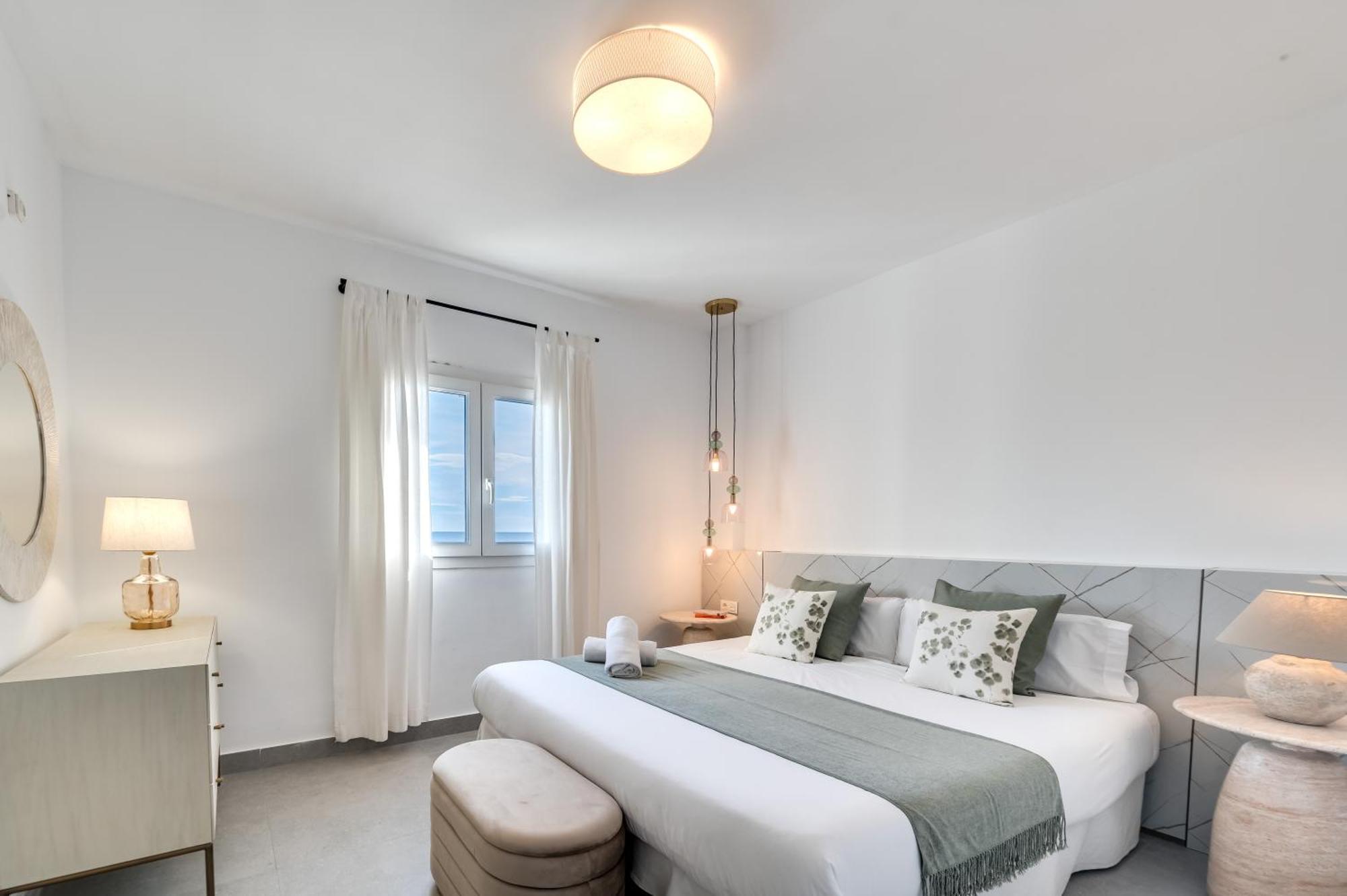 Apartment Vacation I Banus Waterfront Penthouse Marina, Sea View, Beachfront Marbella