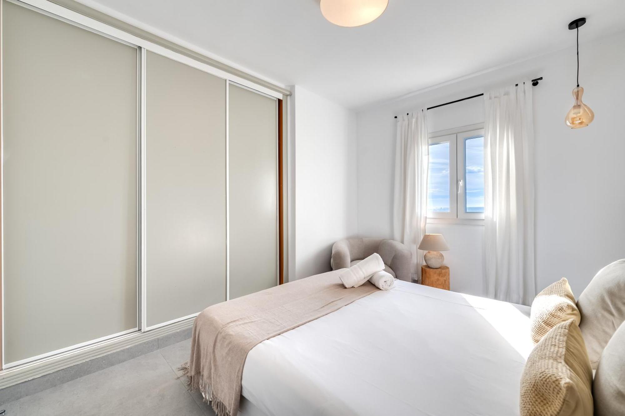 Apartment Vacation I Banus Waterfront Penthouse Marina, Sea View, Beachfront