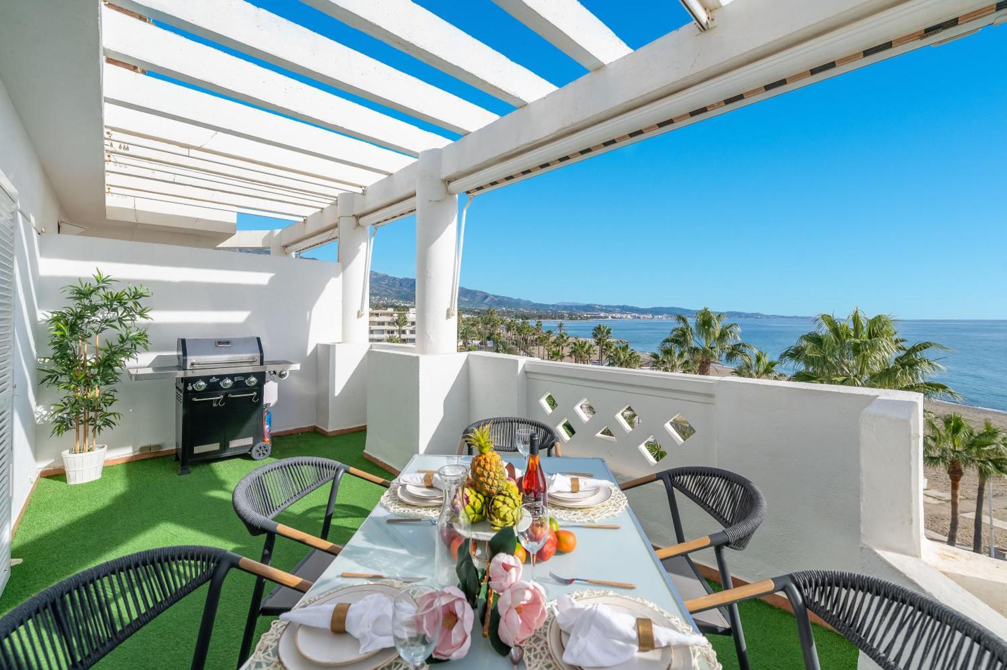 Vacation I Banus Waterfront Penthouse Marina, Sea View, Beachfront Apartment *