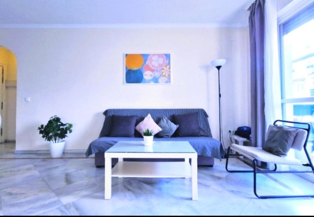 En La Playa Piscinas Jardines Puerto Banus Wifi Apartment