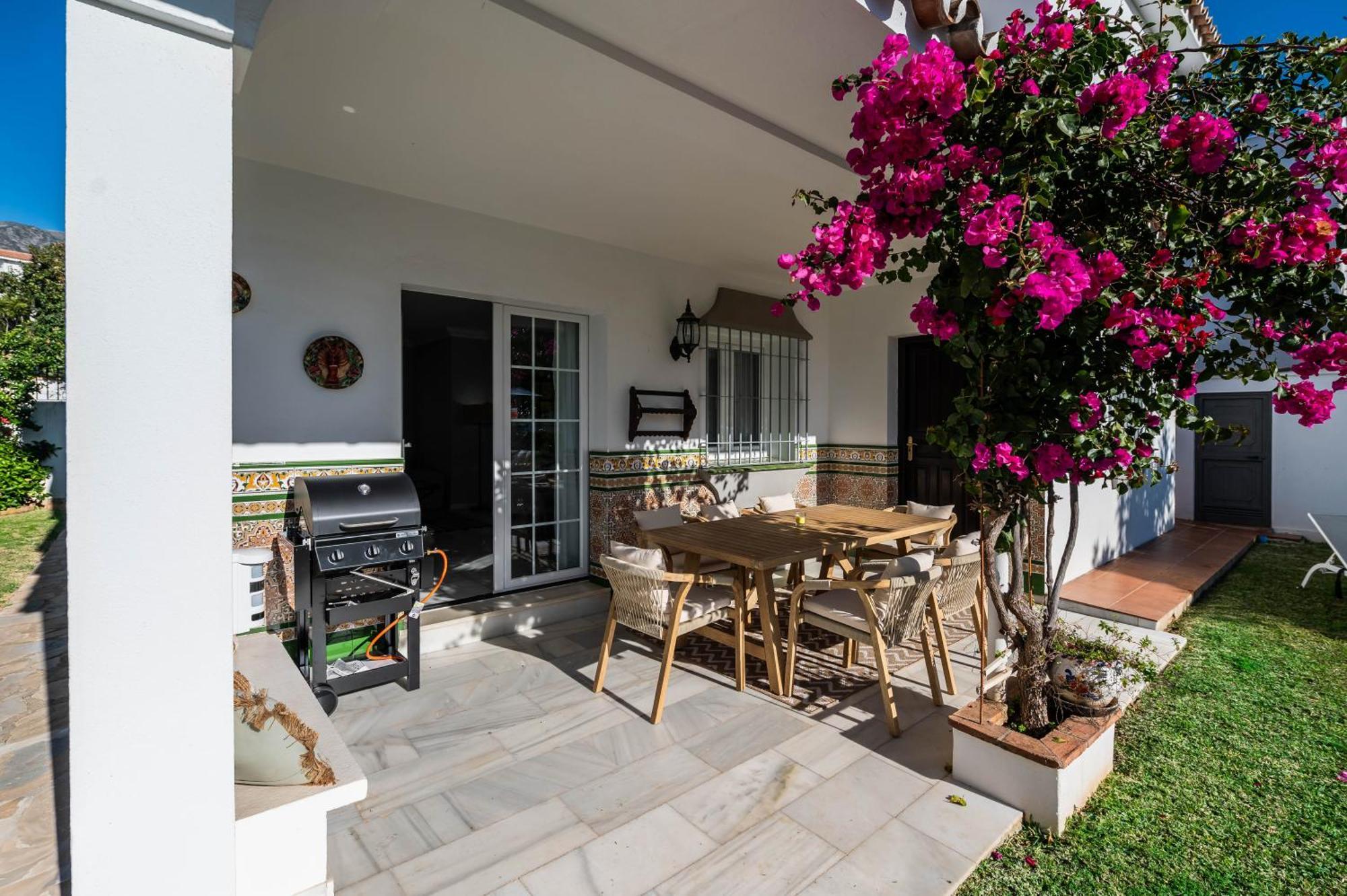 Villa Olivo Family With Pool In Centre Marbella