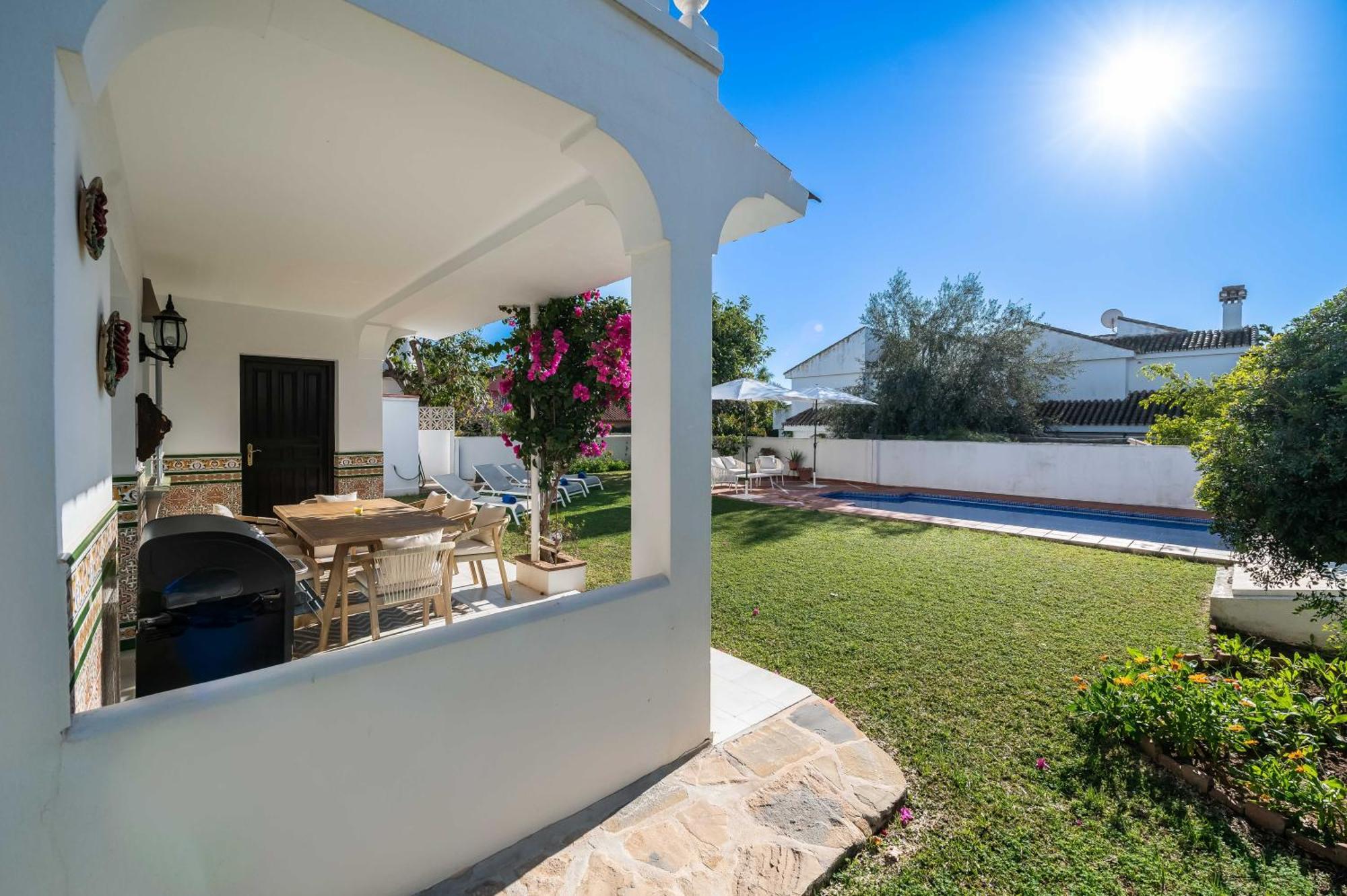 Olivo Family With Pool In Centre * Marbella