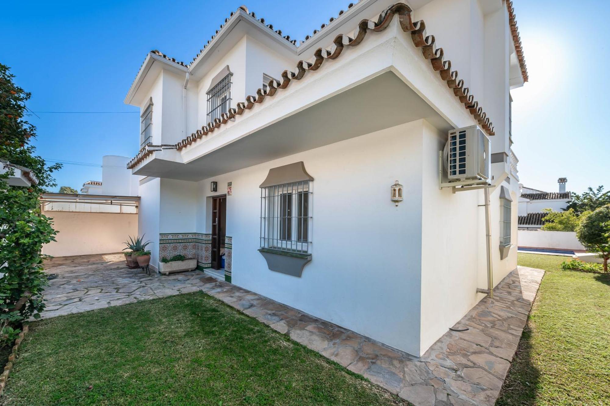 Olivo Family With Pool In Centre * Marbella