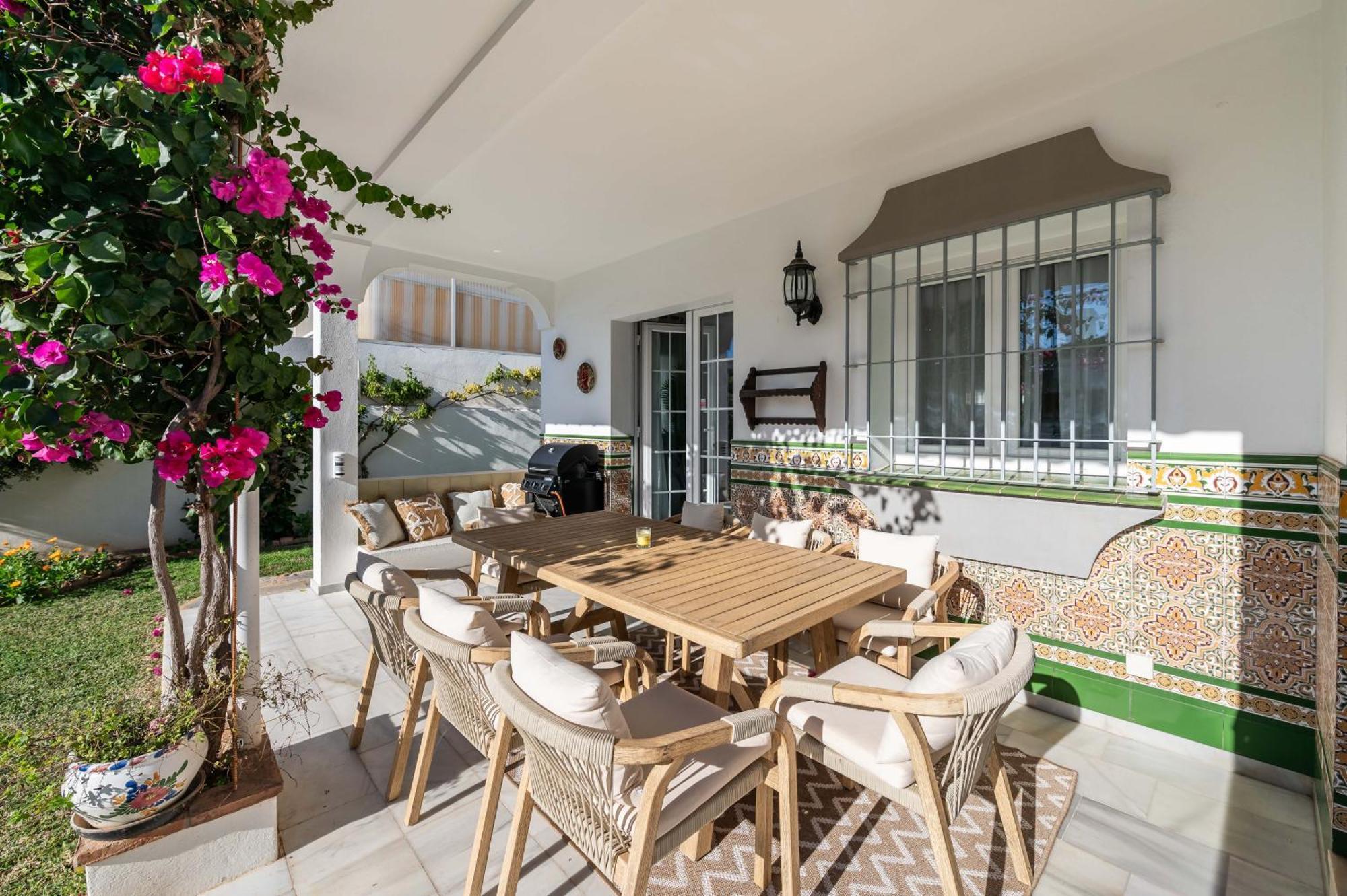 Olivo Family With Pool In Centre Marbella