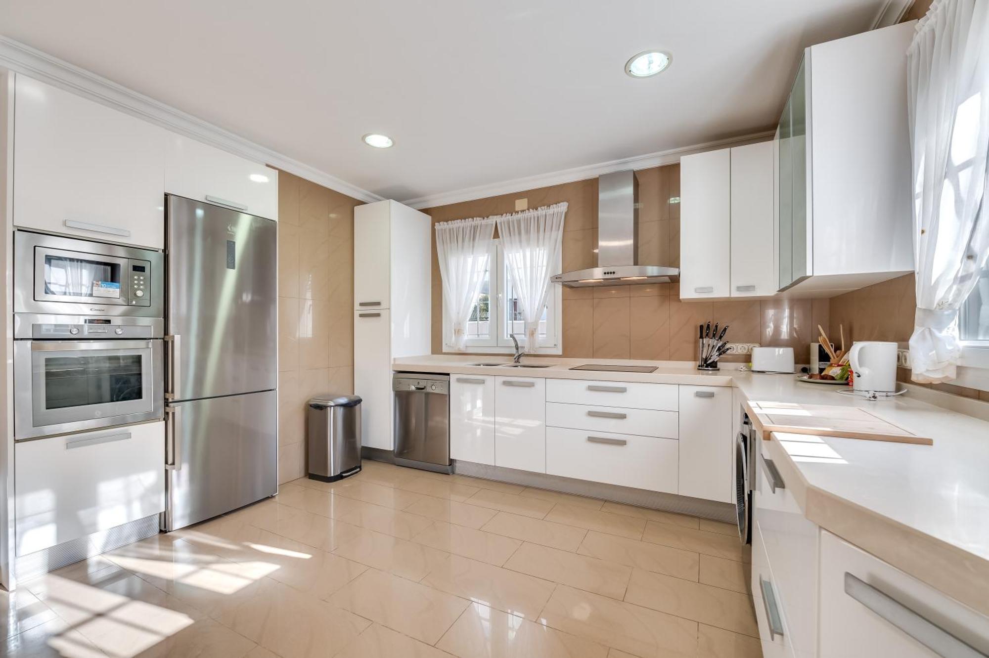 Olivo Family With Pool In Centre * Marbella