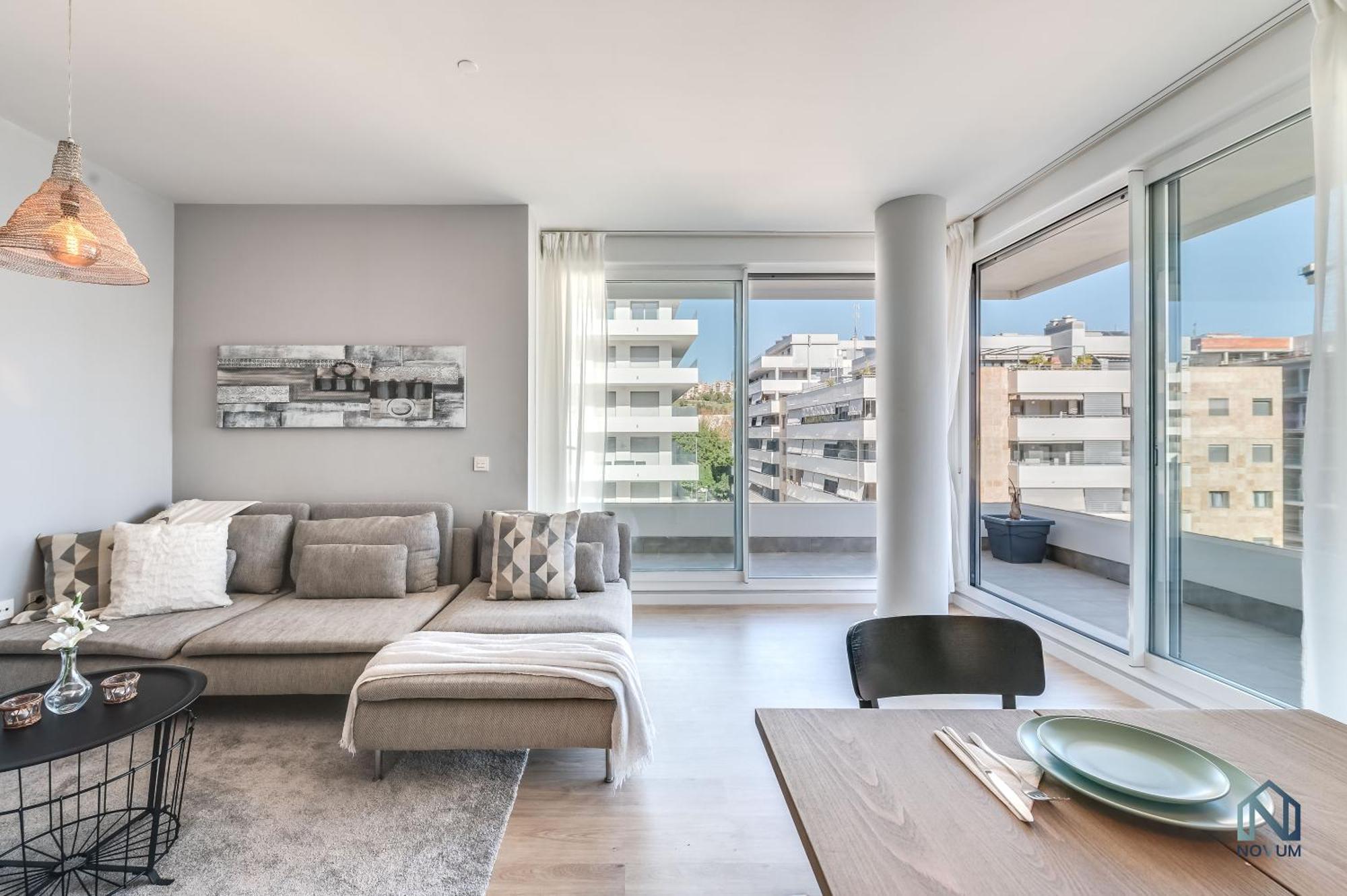 Newly Built 3 Bdrm Modern W Gym, Pool, & Views * Marbella