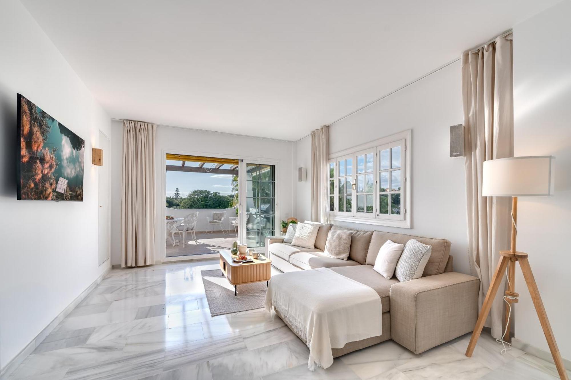 Apartment Modern 3 Bdrm With Sea Views & Pool Newly Renovated Marbella