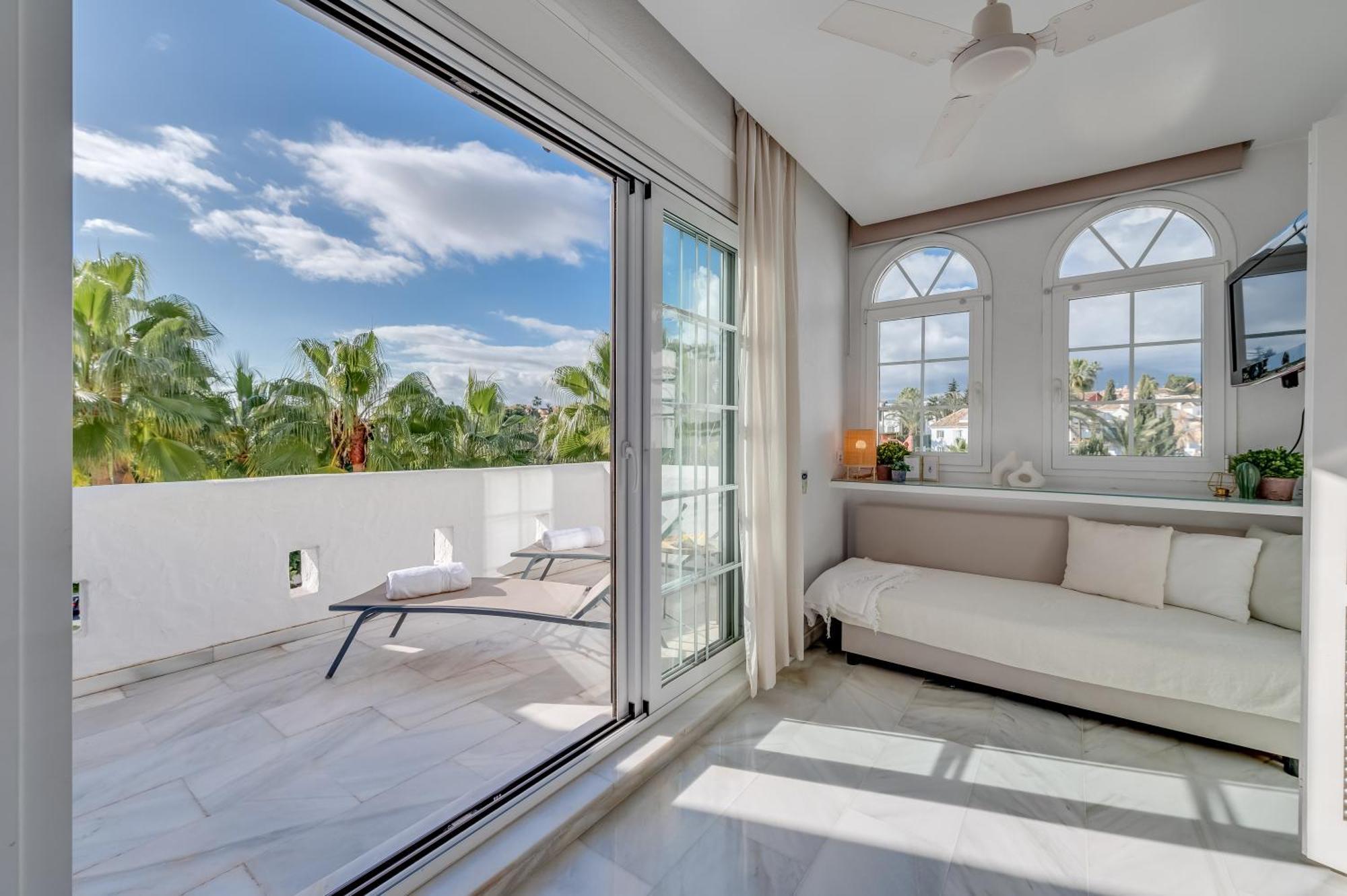 Modern 3 Bdrm With Sea Views & Pool Newly Renovated Marbella