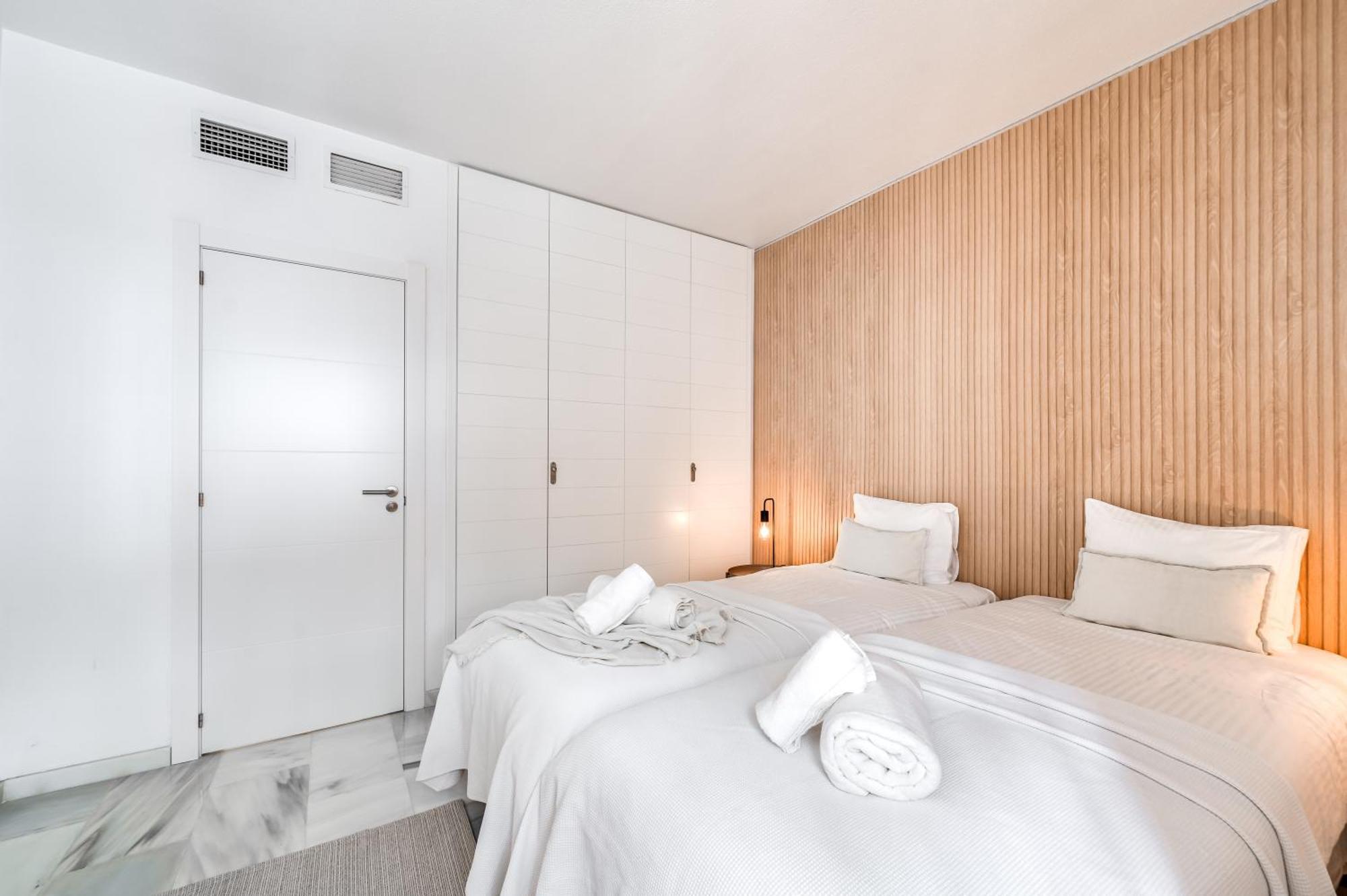 Apartment Modern 3 Bdrm With Sea Views & Pool Newly Renovated Marbella