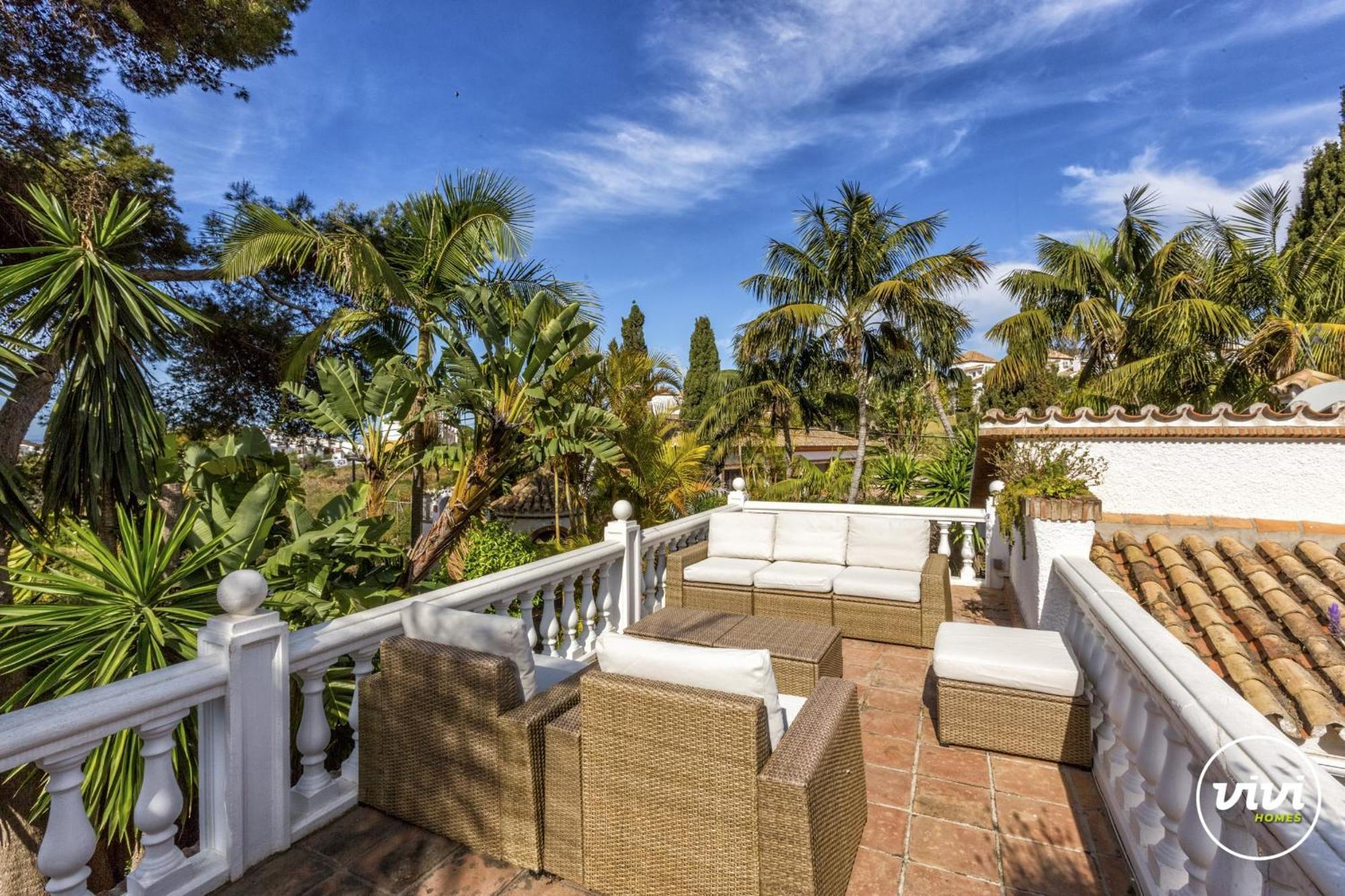 Vivi Homes - Costabella Pool, Sauna, Garden & Villa