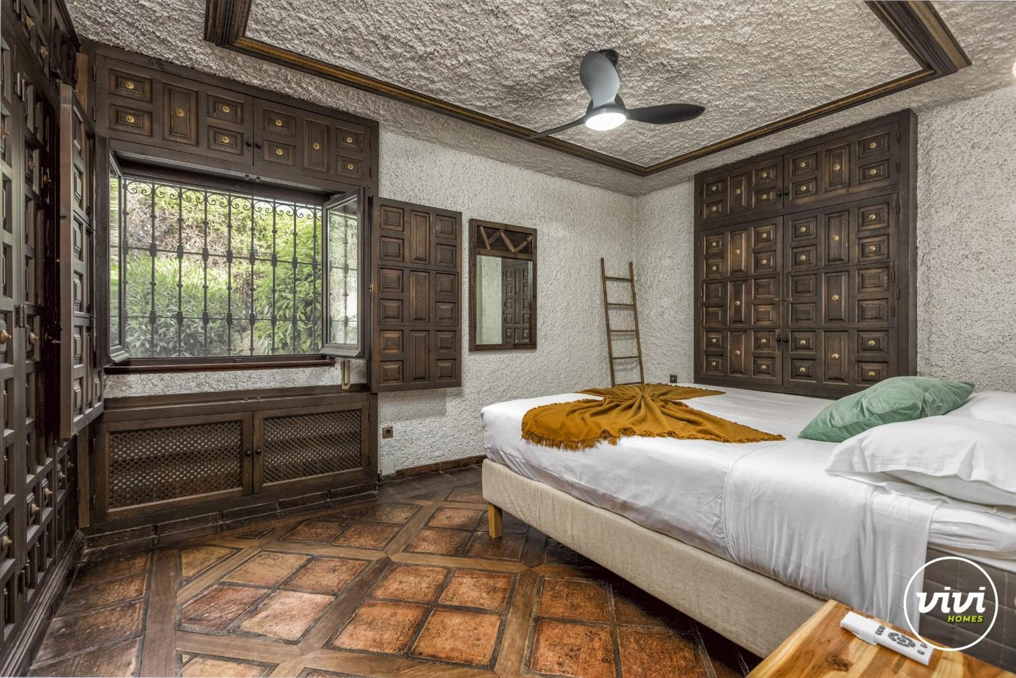 Vivi Homes - Costabella Pool, Sauna, Garden & Villa Marbella