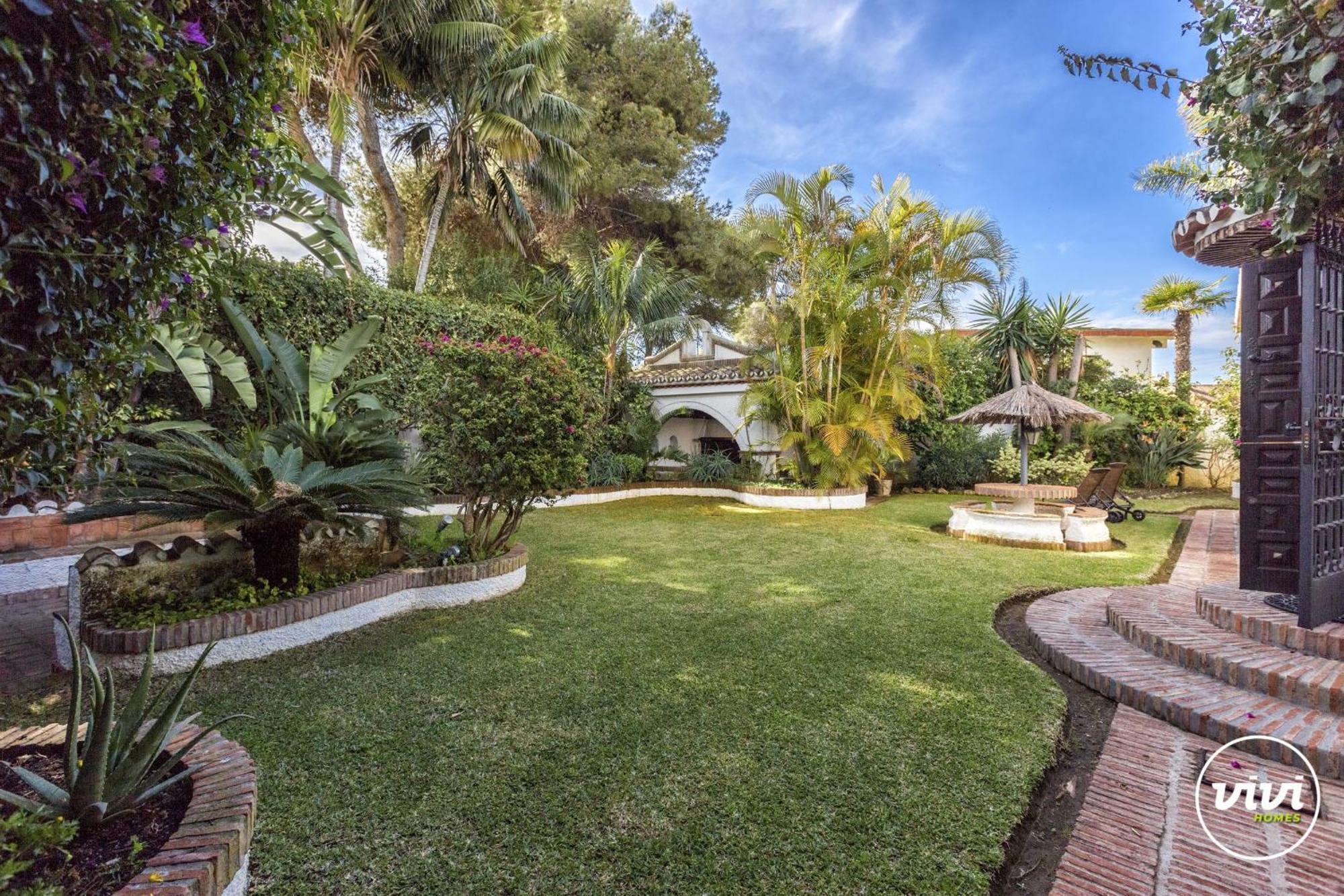Vivi Homes - Costabella Pool, Sauna, Garden & Marbella
