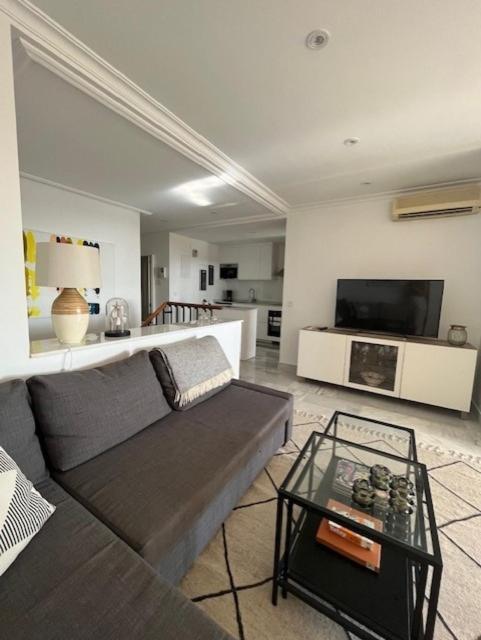 Walking Distance To Puerto Banus Sea View Appartement *