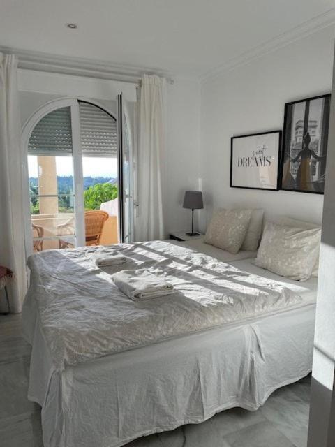 Walking Distance To Puerto Banus Sea View
