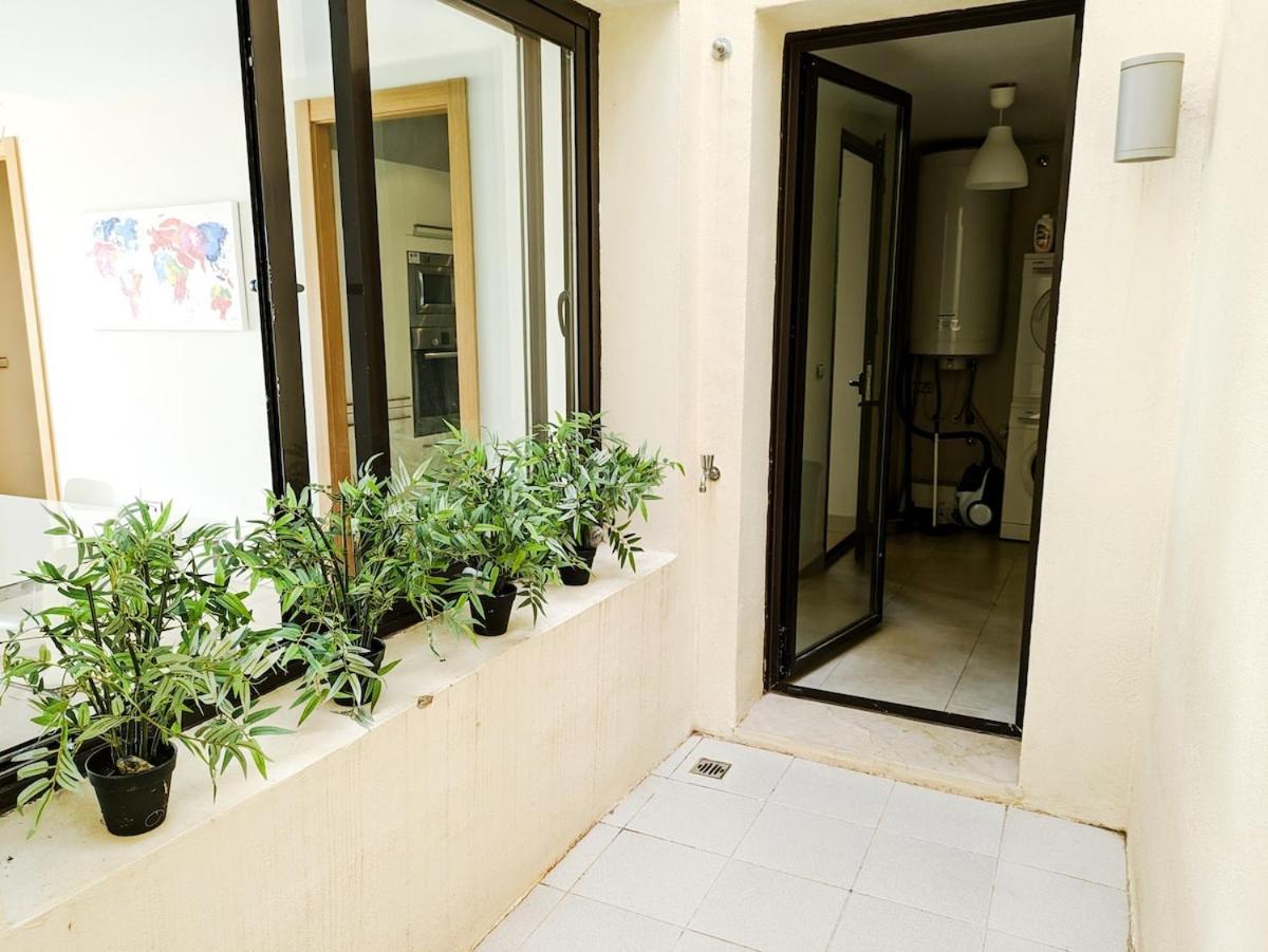 Spacious With 3 Pools & Gym Marbella
