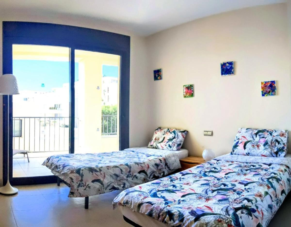 Spacious With 3 Pools & Gym Apartamento