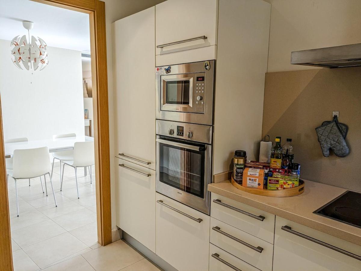 Spacious With 3 Pools & Gym Marbella