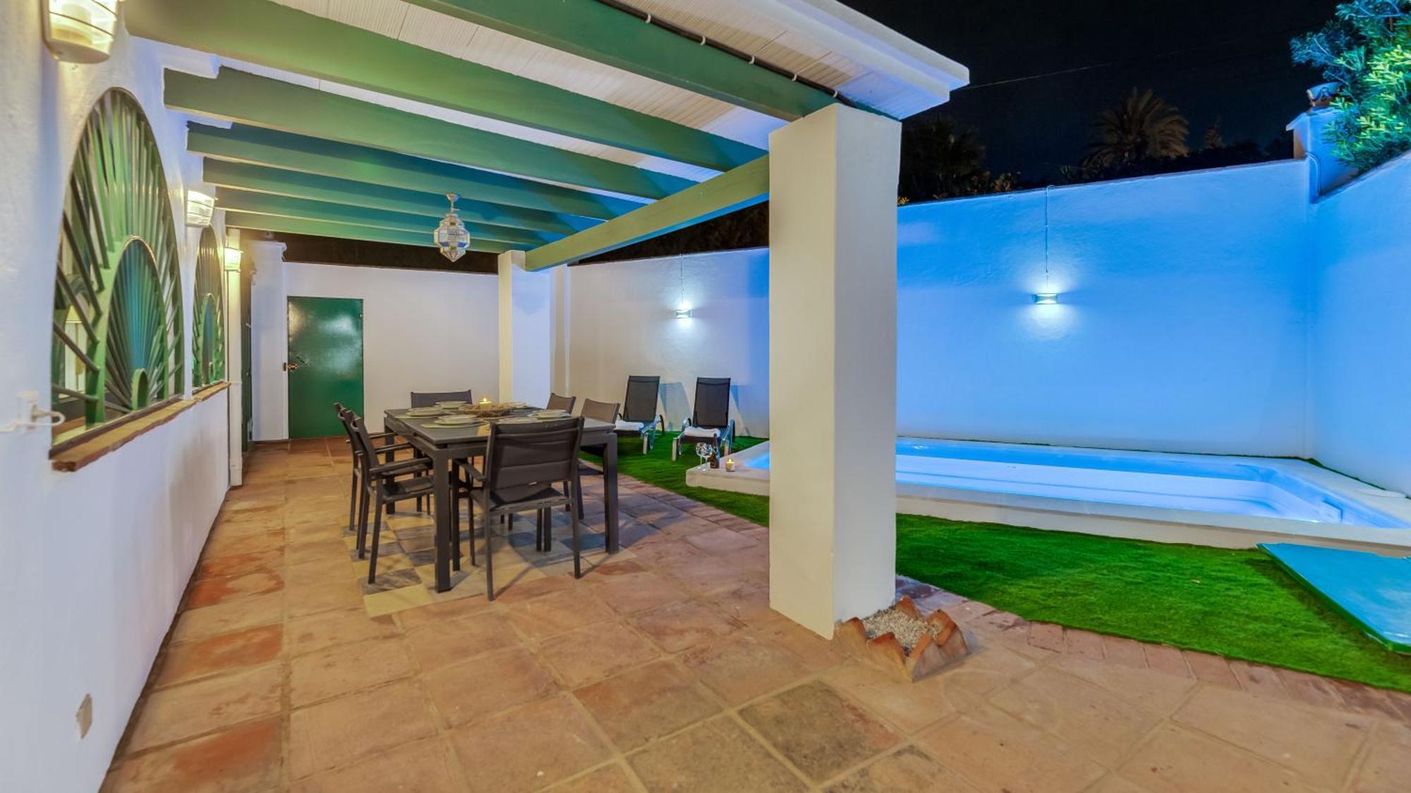 Puerto Banus Dreamed Monelos *