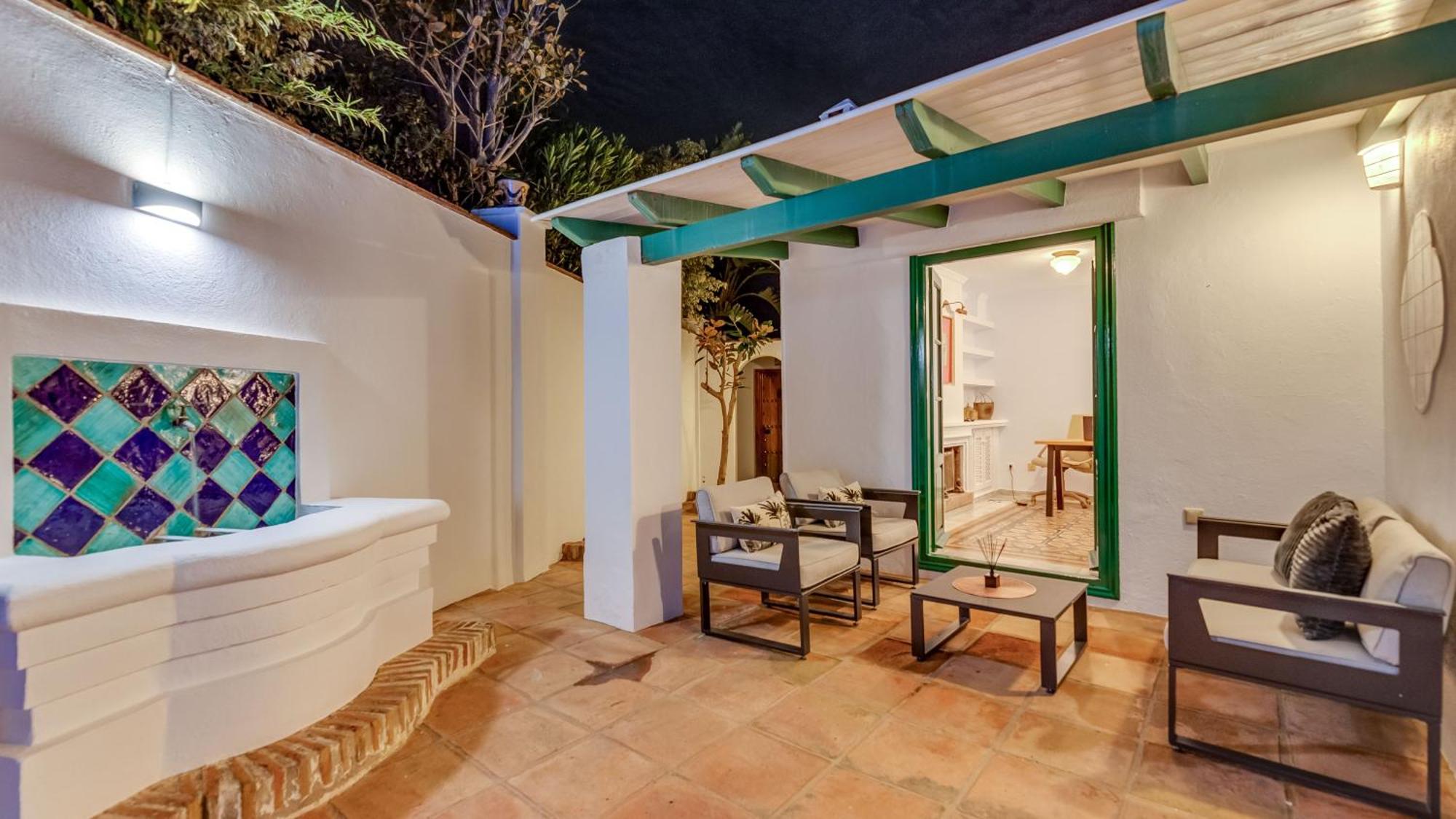 Puerto Banus Dreamed Monelos