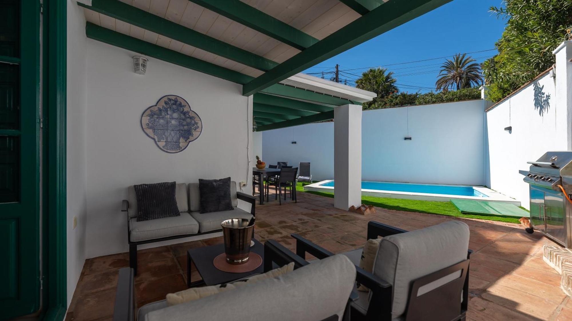 Puerto Banus Dreamed Monelos *
