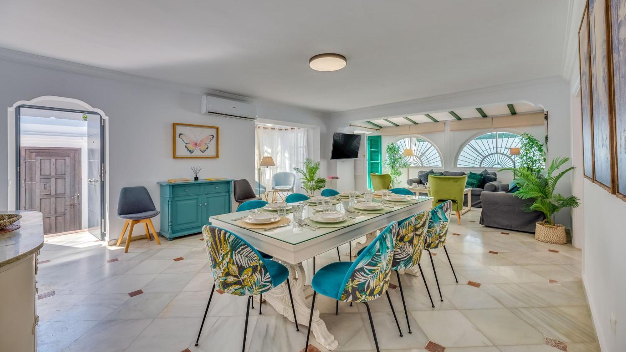 Puerto Banus Dreamed Monelos