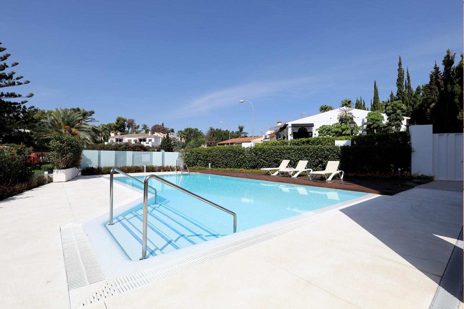 Penthouse - Royal Banus Apartment *